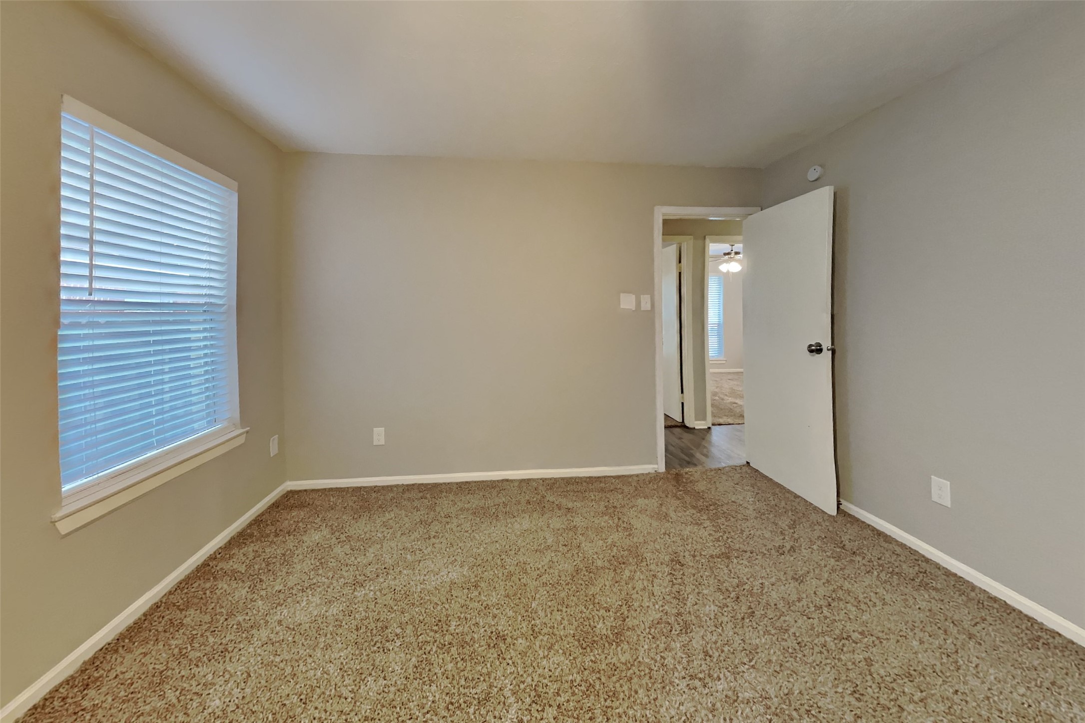 31 S White Pebble Court Property Photo 6