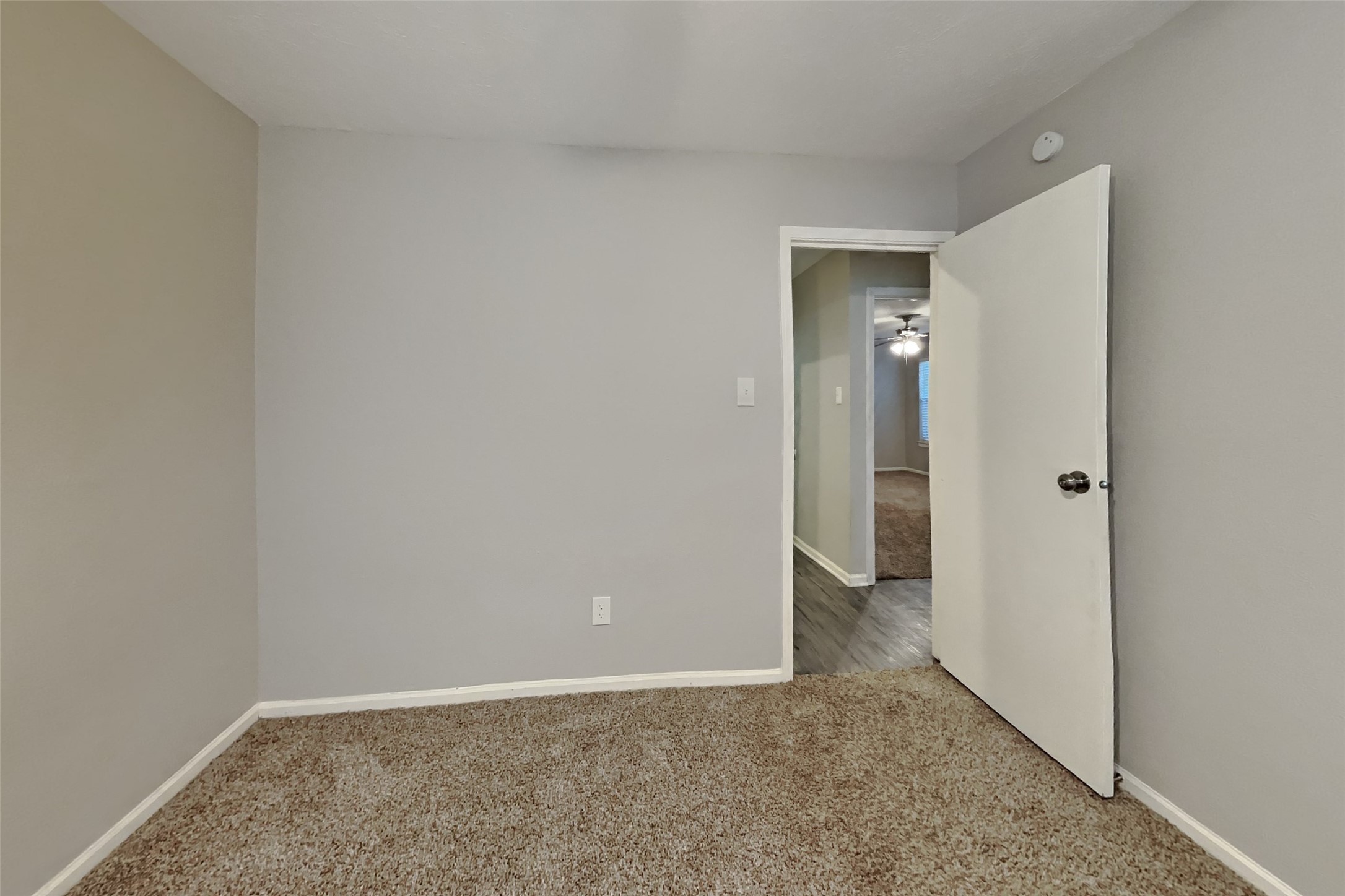 31 S White Pebble Court Property Photo 9