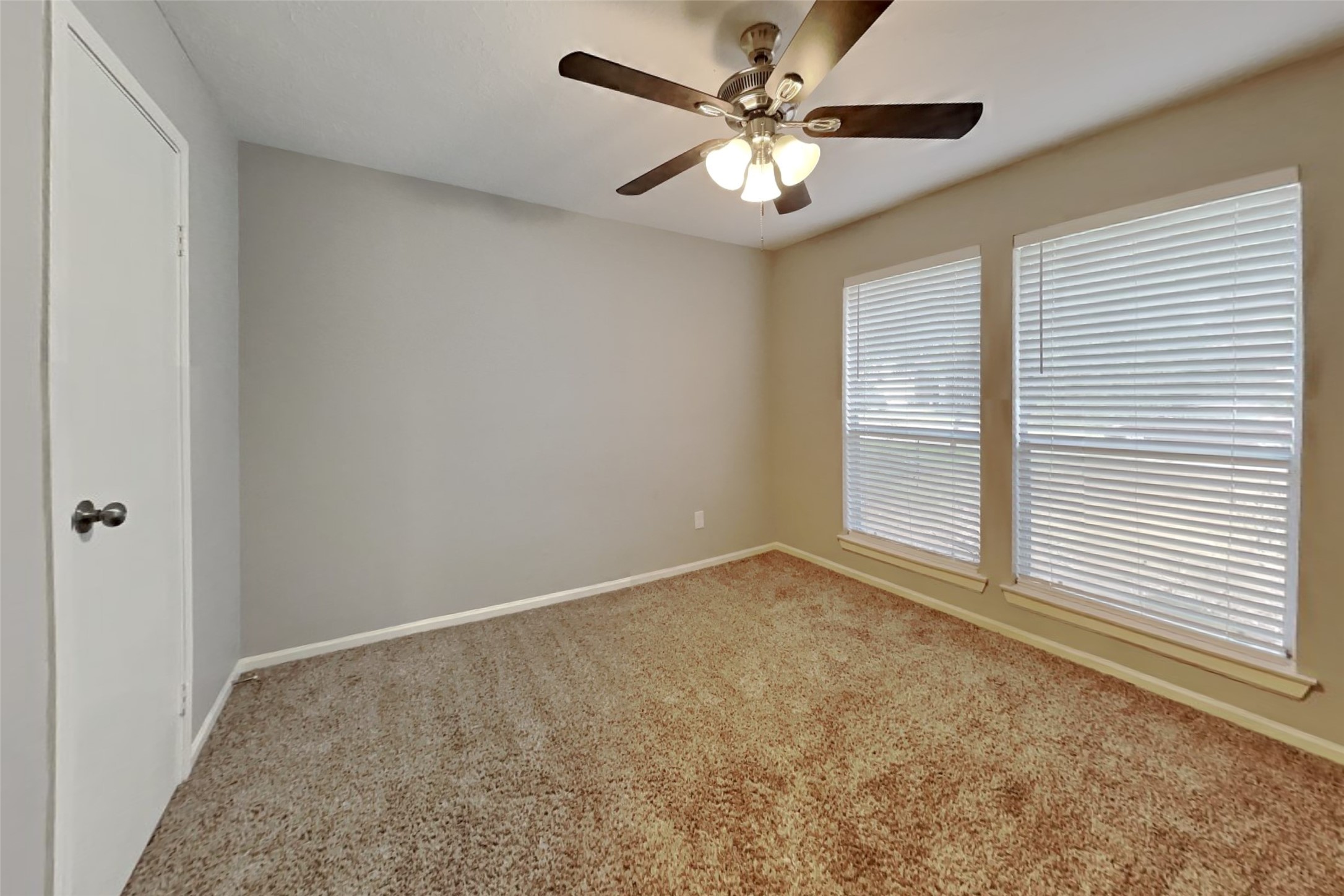 31 S White Pebble Court Property Photo 14