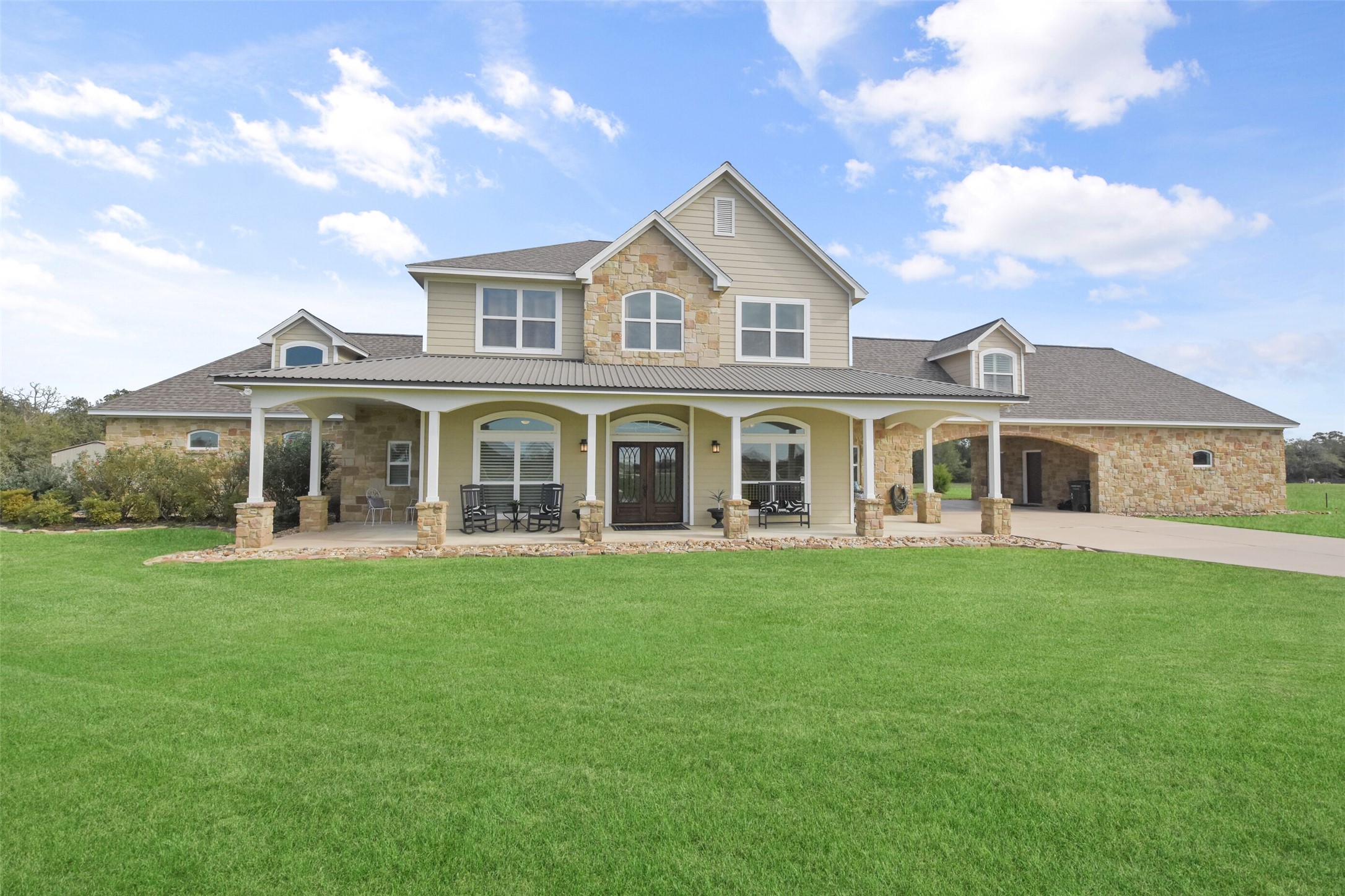 23300 Laneview Road Property Photo