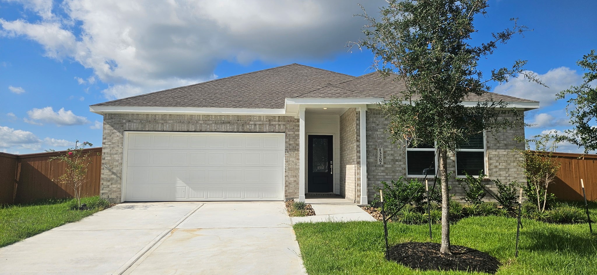 13207 Pinnacle Beach Drive Property Photo 1