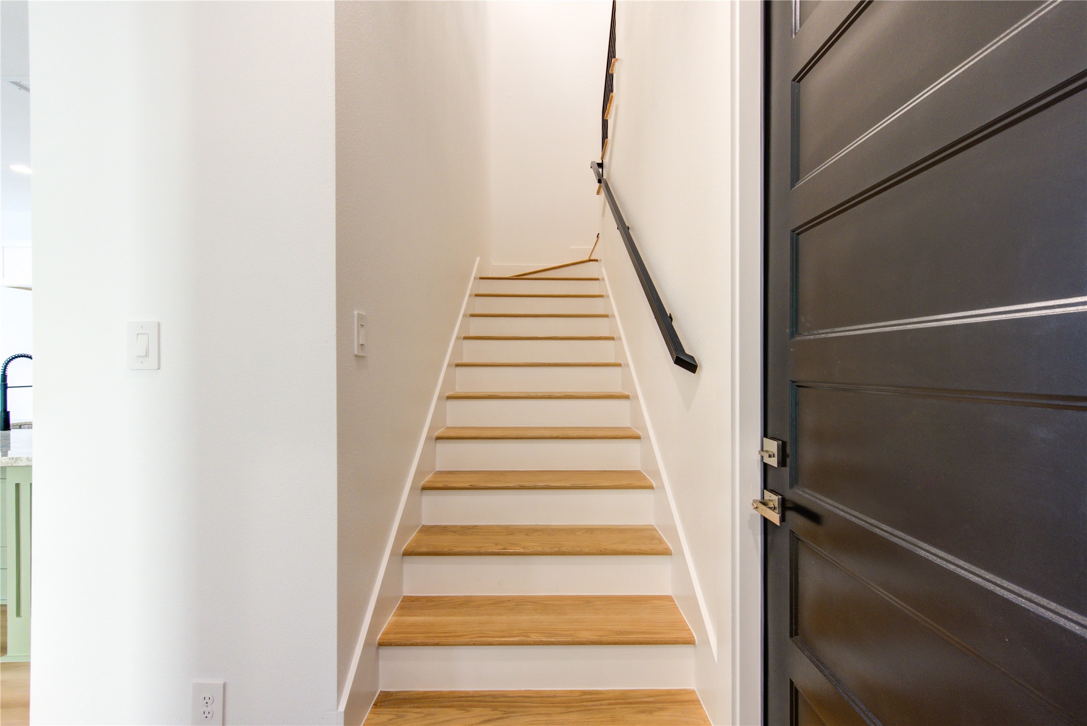 518 Clinton Street A-b Property Photo 11