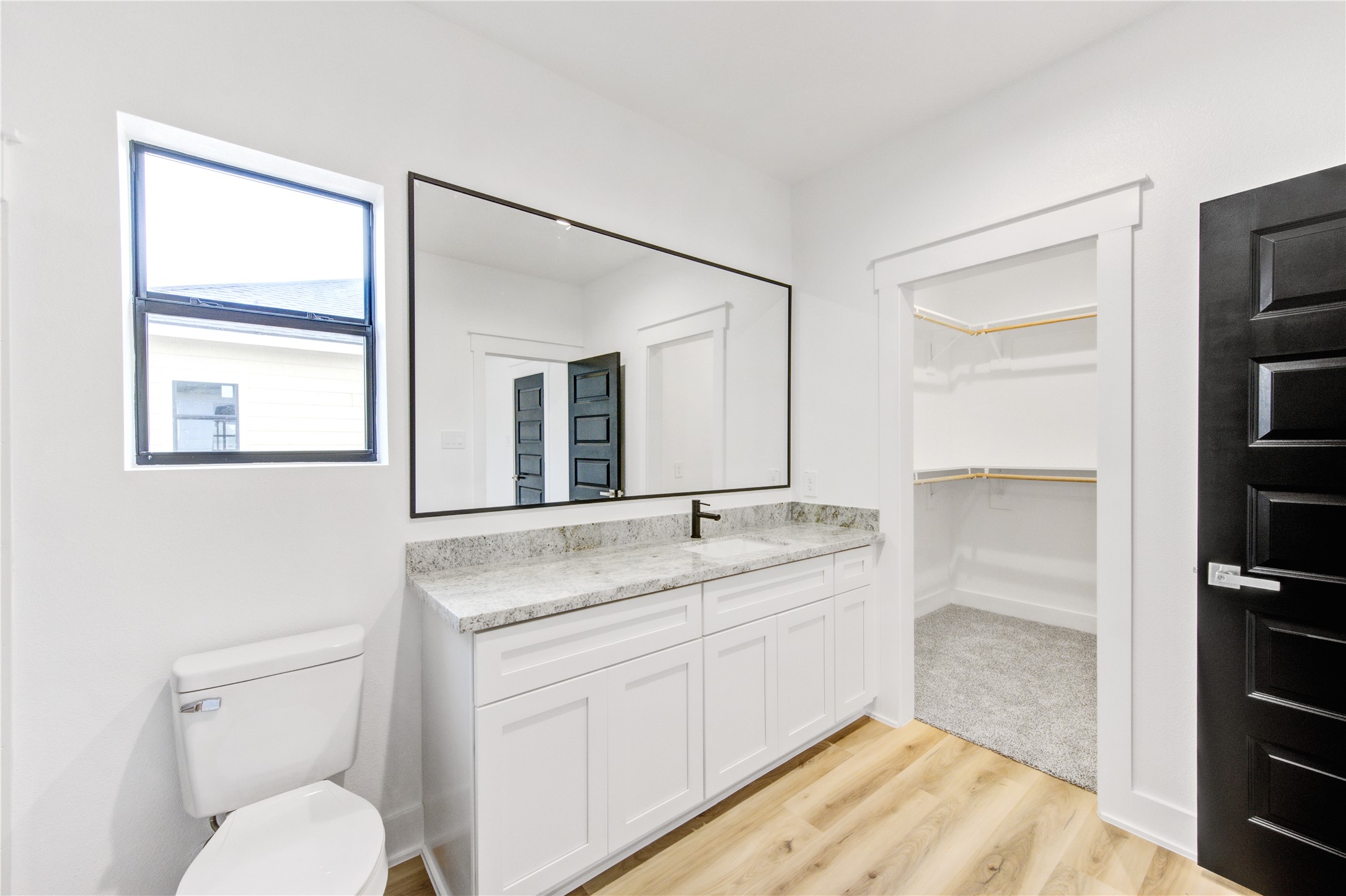 518 Clinton Street A-b Property Photo 17