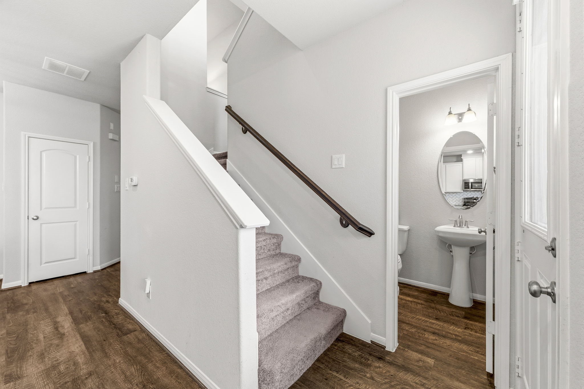 5532 Evanston Lane Property Photo 11