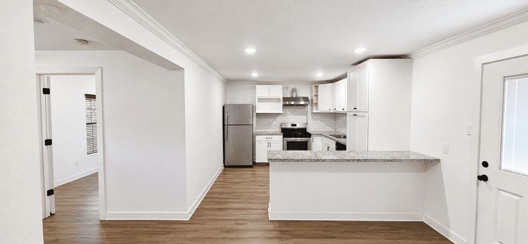 2102 Margaret Ave B Property Photo 2