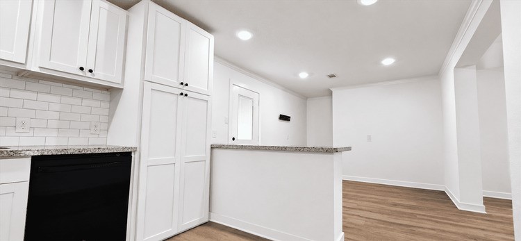 2102 Margaret Ave B Property Photo 4