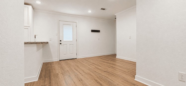 2102 Margaret Ave B Property Photo 6