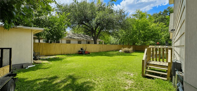 2102 Margaret Ave B Property Photo 19