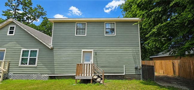 2102 Margaret Ave B Property Photo 20