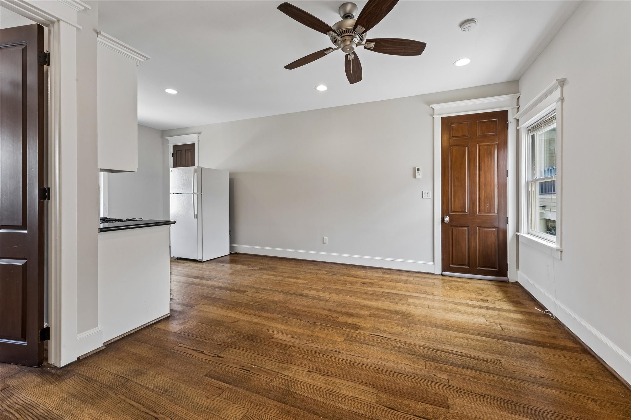 1638 Harvard Street Property Photo 6