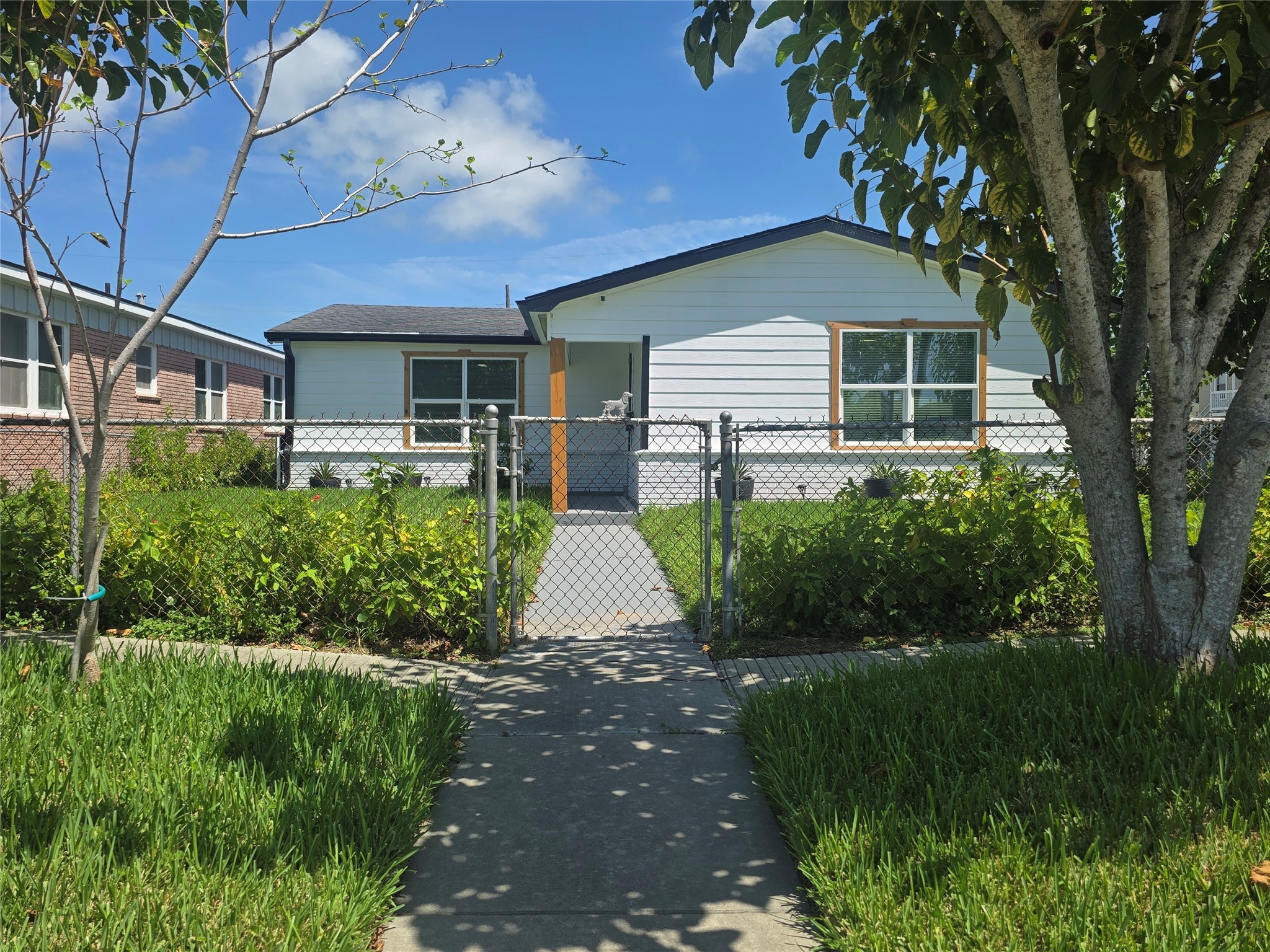 5102 Avenue L Property Photo 1
