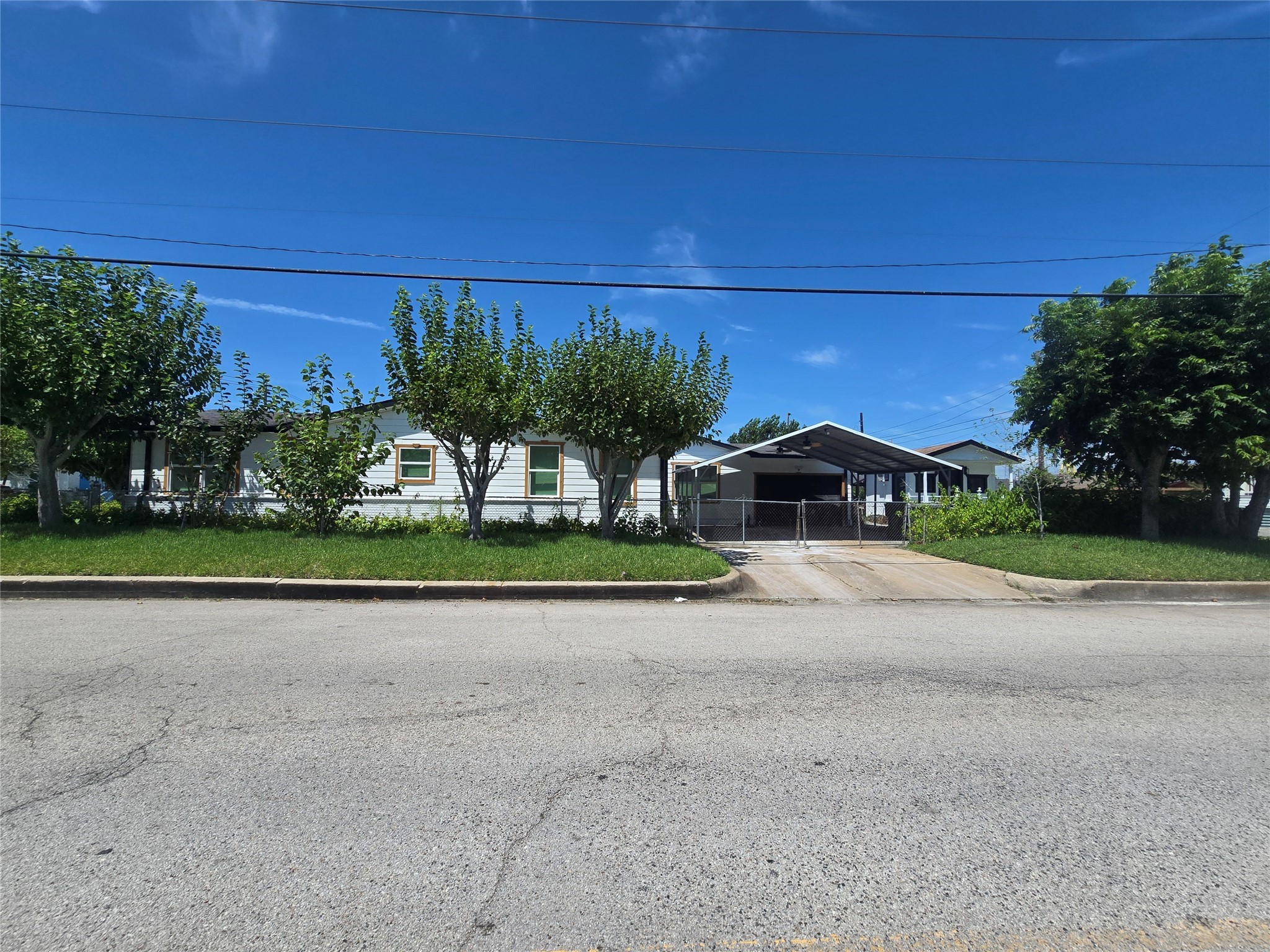 5102 Avenue L Property Photo 2