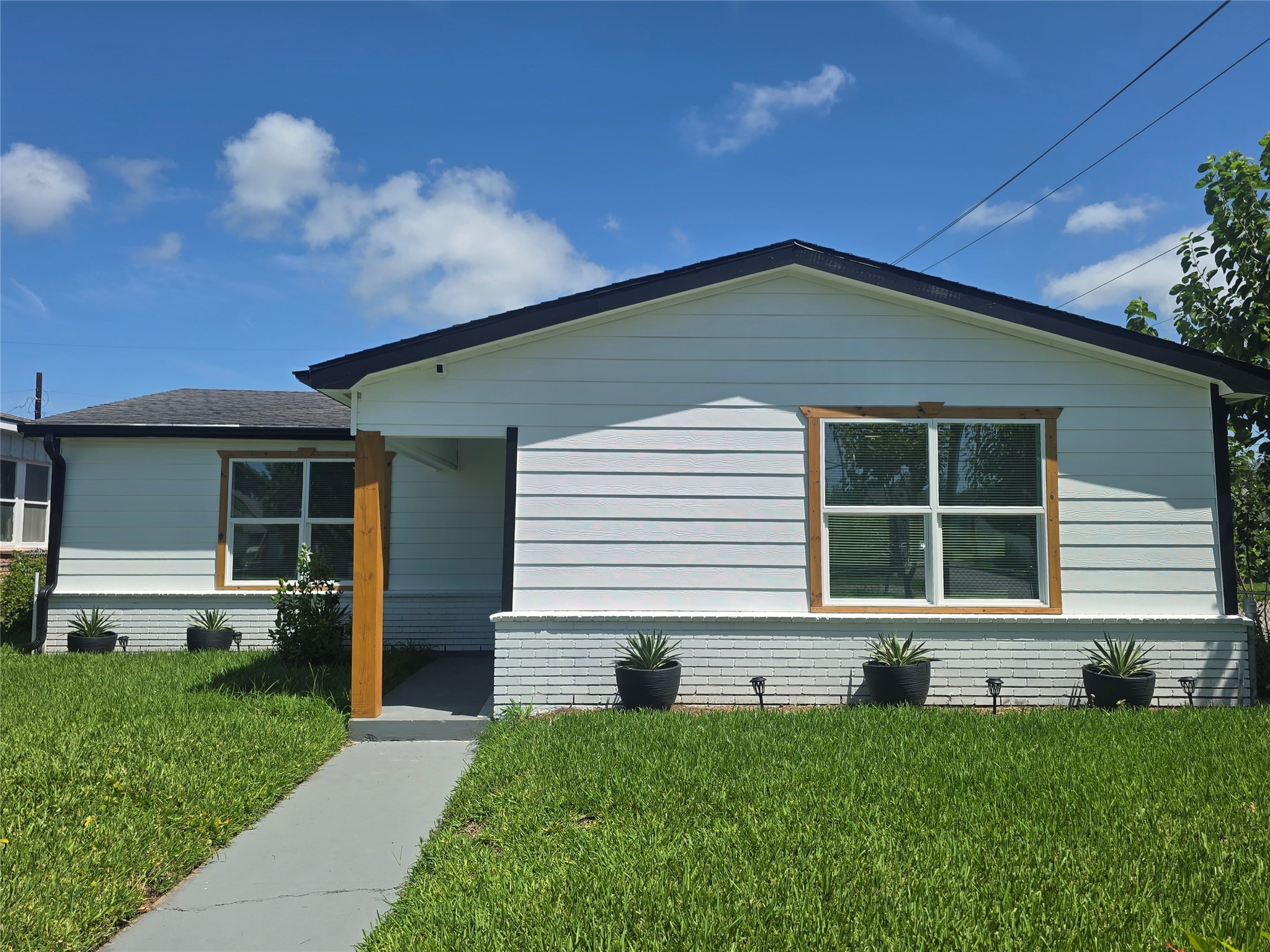 5102 Avenue L Property Photo 6