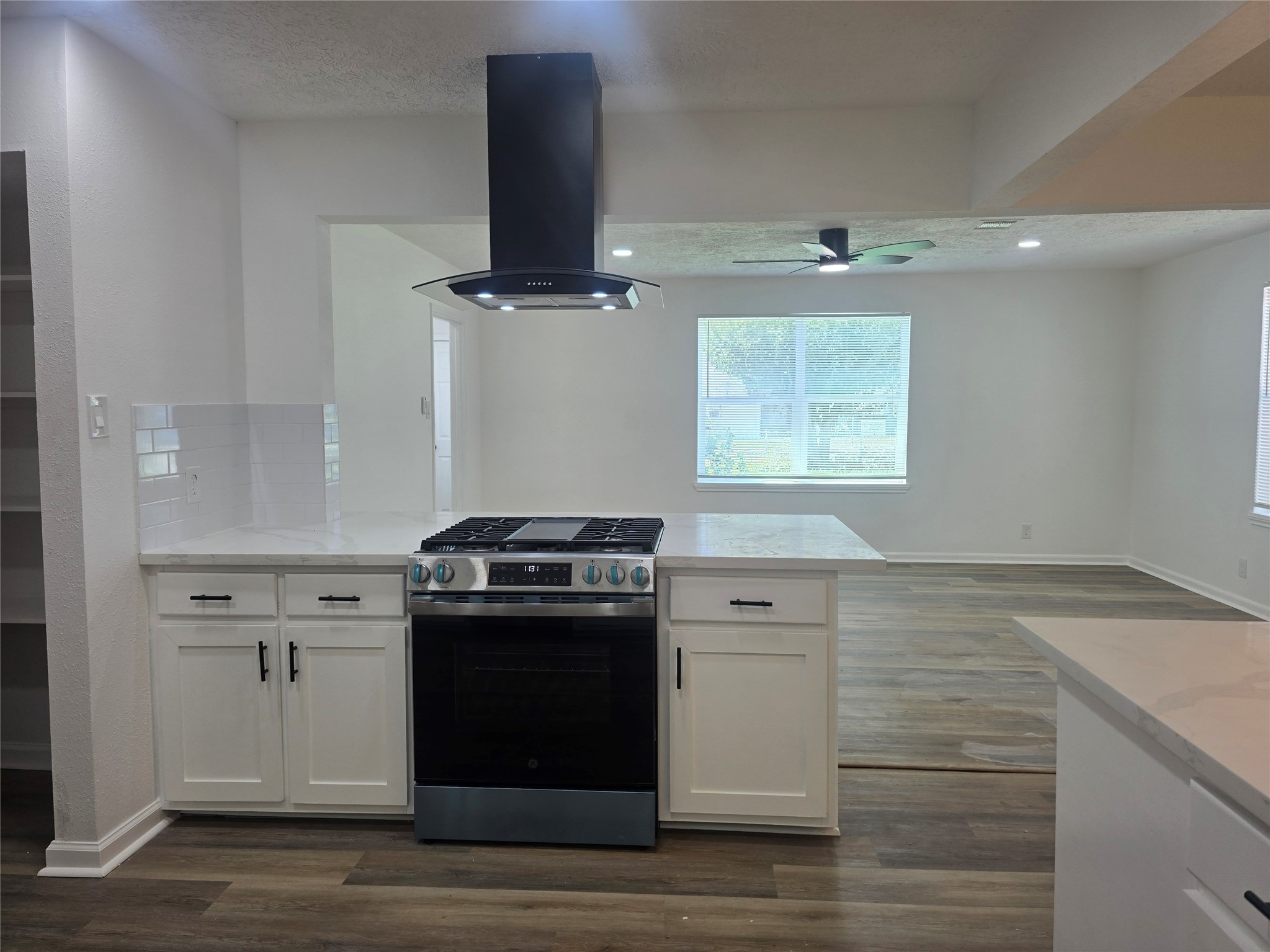 5102 Avenue L Property Photo 11
