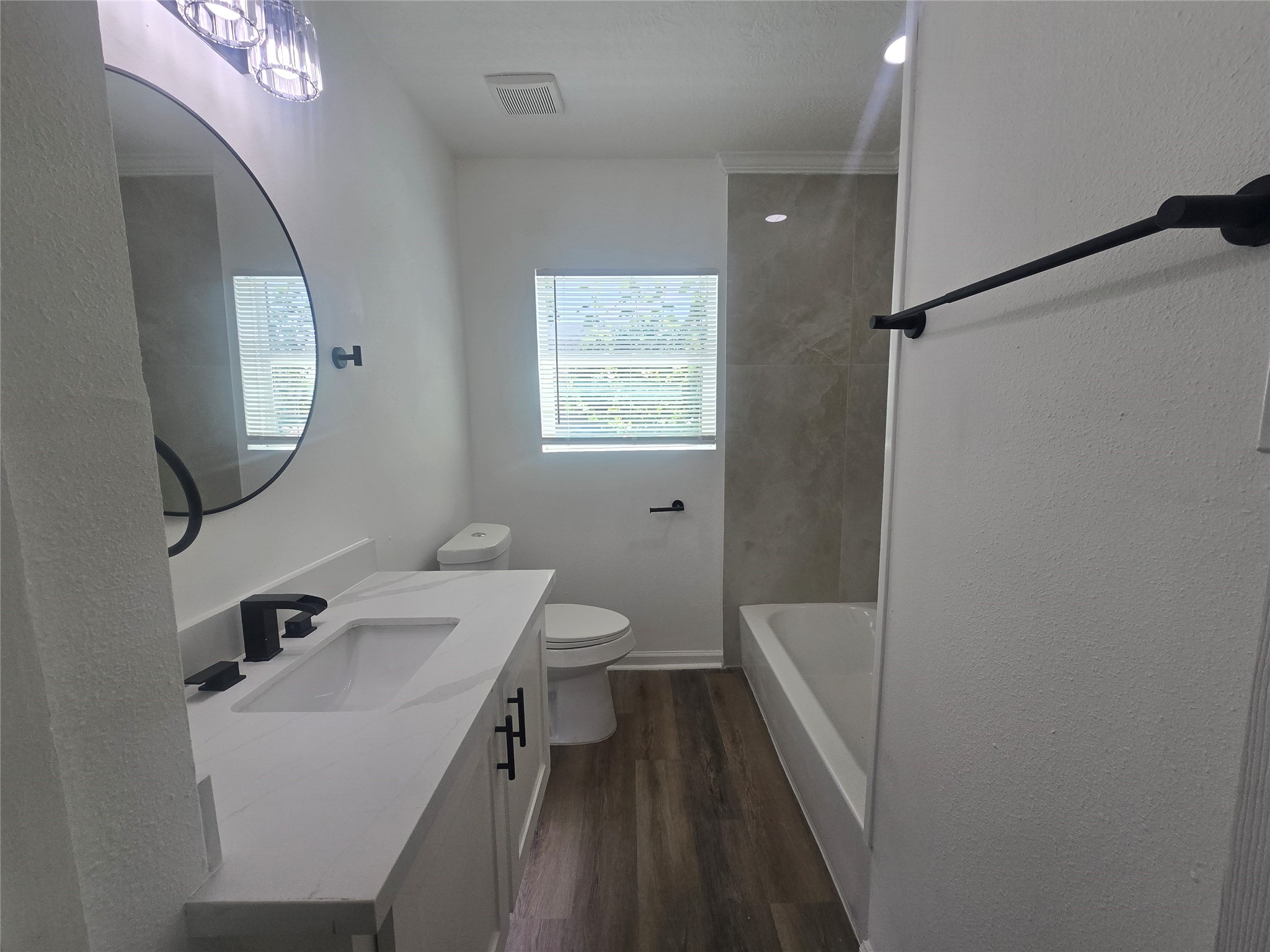 5102 Avenue L Property Photo 22