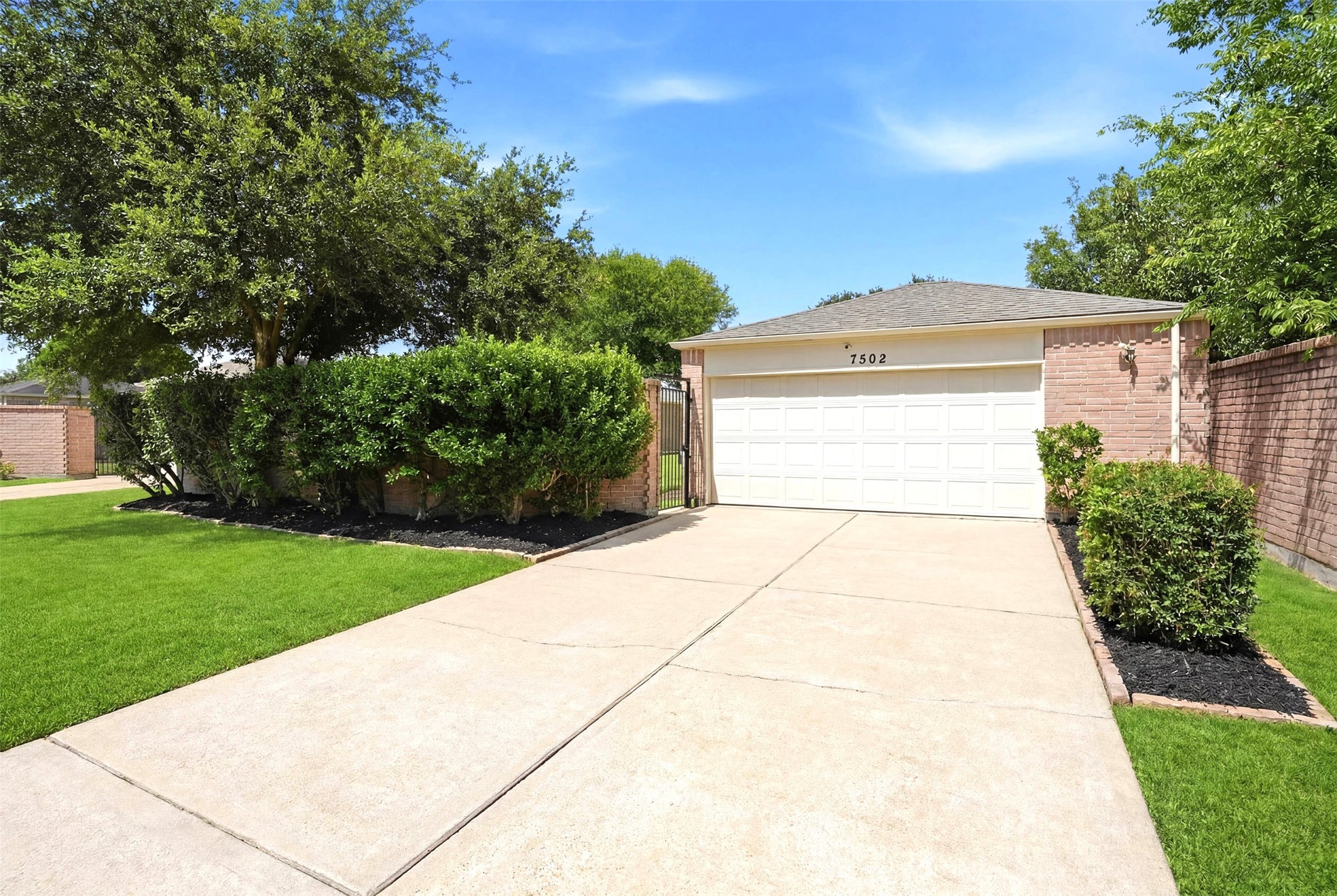 7502 Addicks Clodine Road Property Photo 1