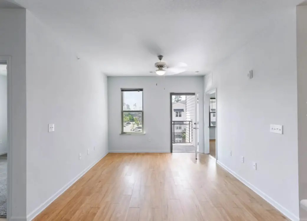1053 St James Ave Property Photo 13