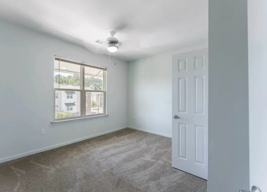 1053 St James Ave Property Photo 14