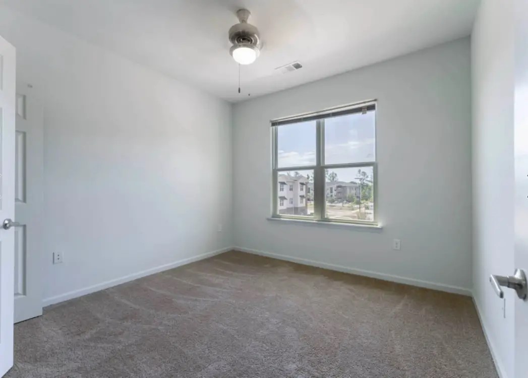 1053 St James Ave Property Photo 15
