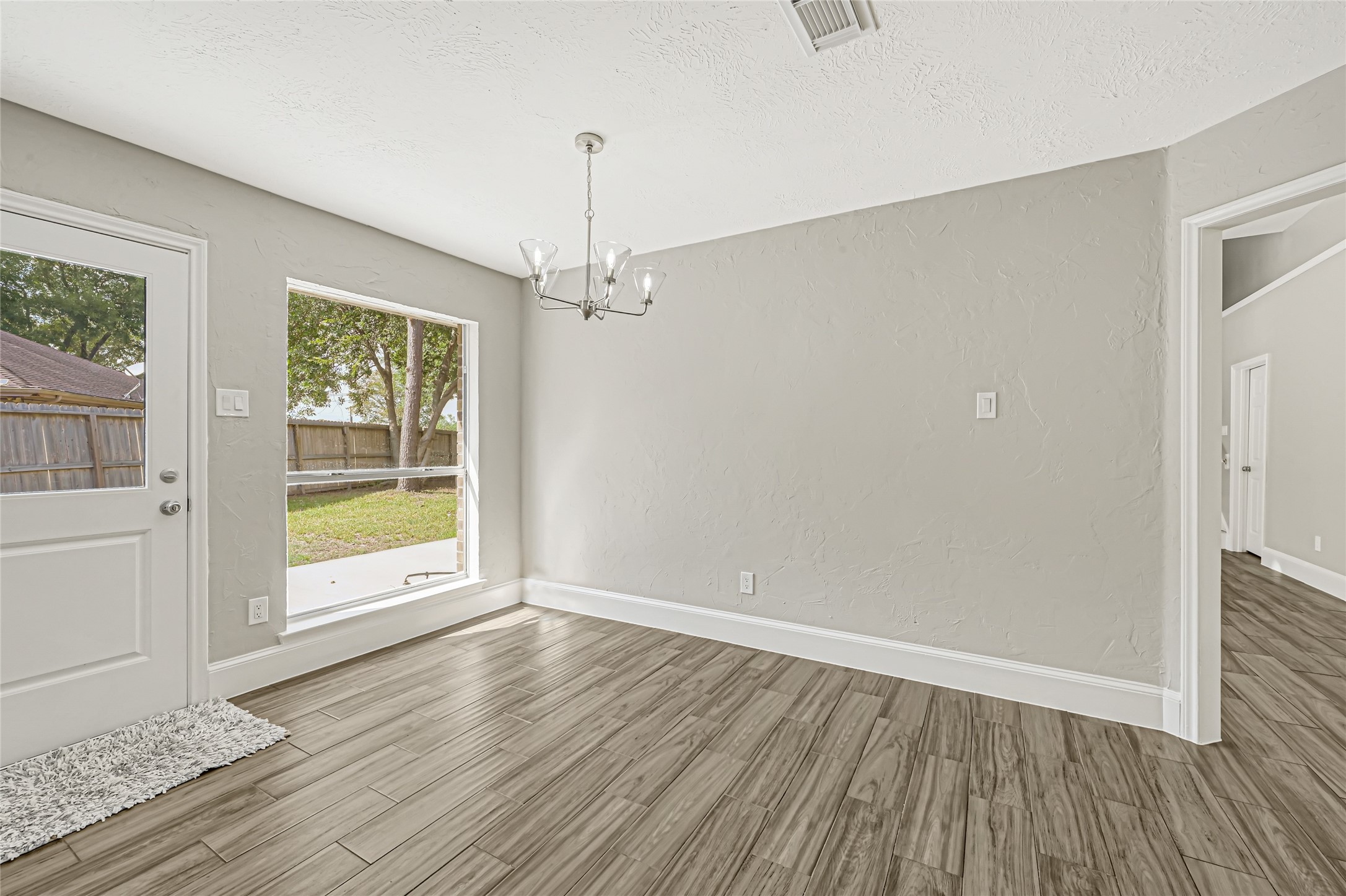 2506 Walnut Grove Court Property Photo 9