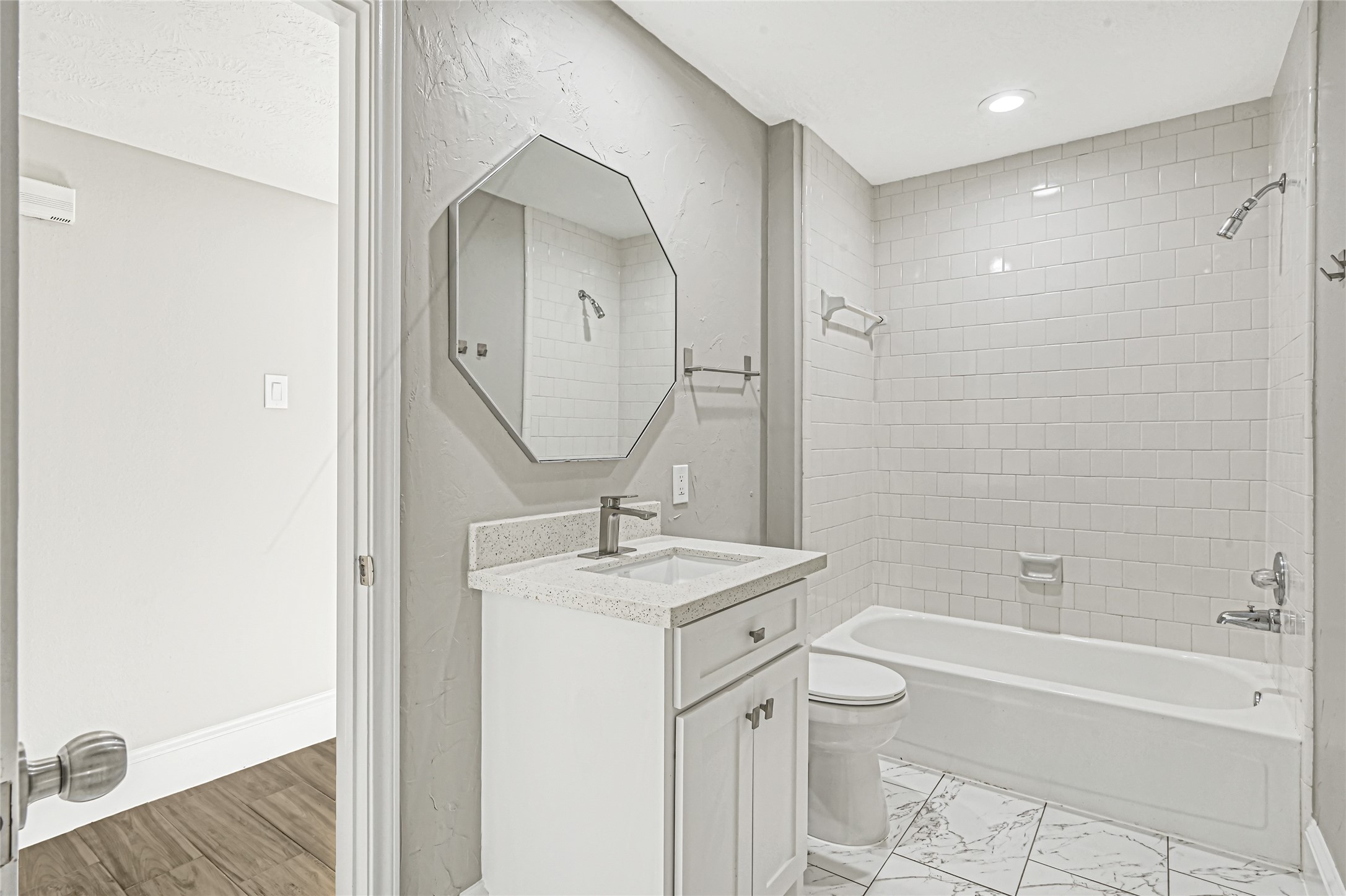 2506 Walnut Grove Court Property Photo 14