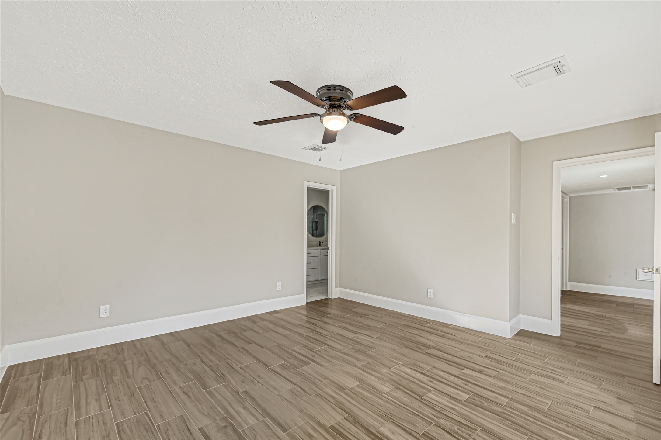 2506 Walnut Grove Court Property Photo 15