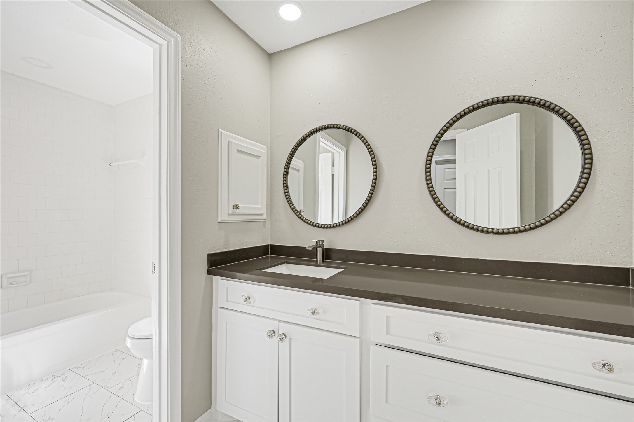 2506 Walnut Grove Court Property Photo 21