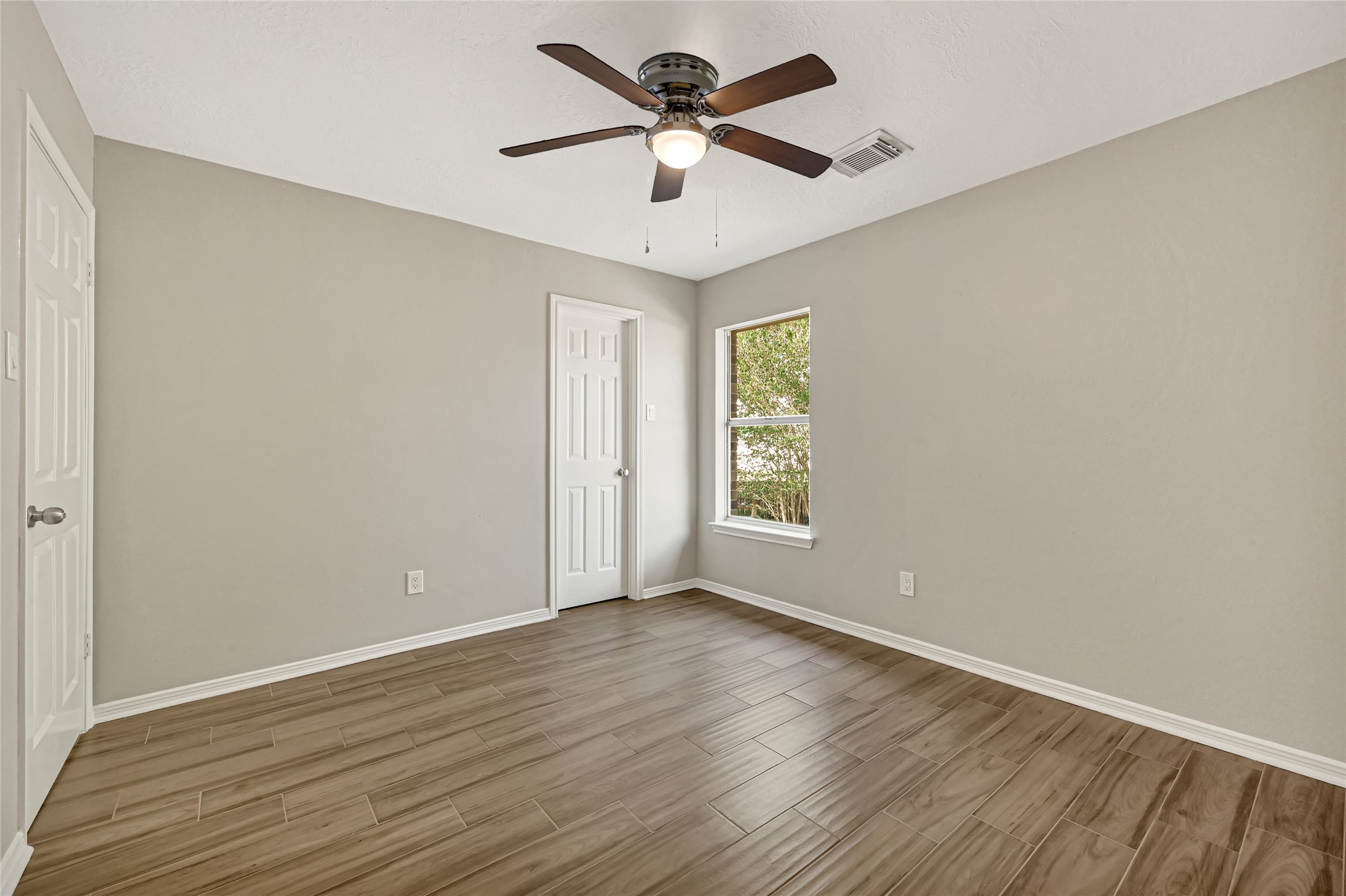 2506 Walnut Grove Court Property Photo 23