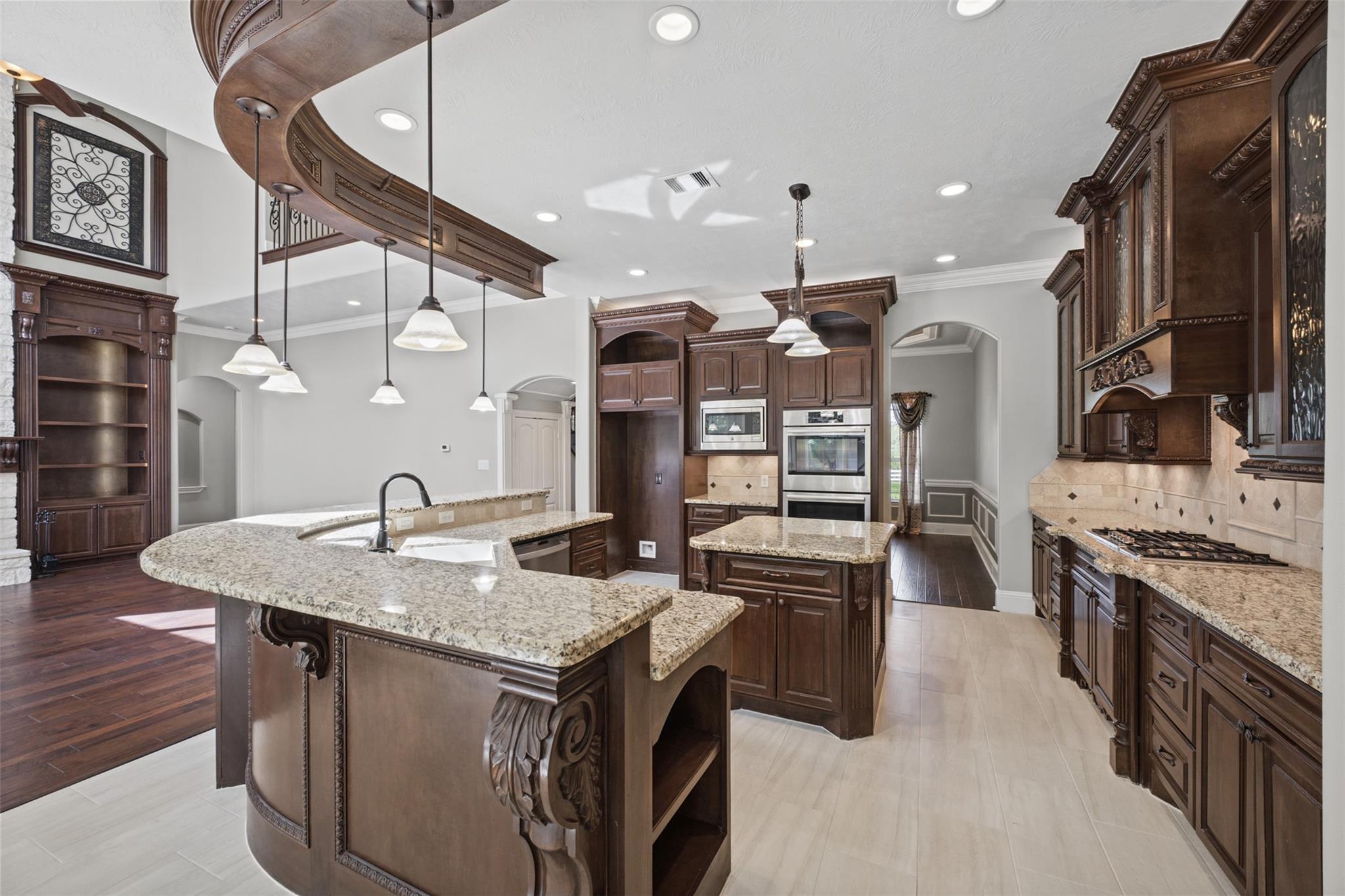 2102 E Blue Lake Drive, Magnolia Tx 77354 Property Photo 14