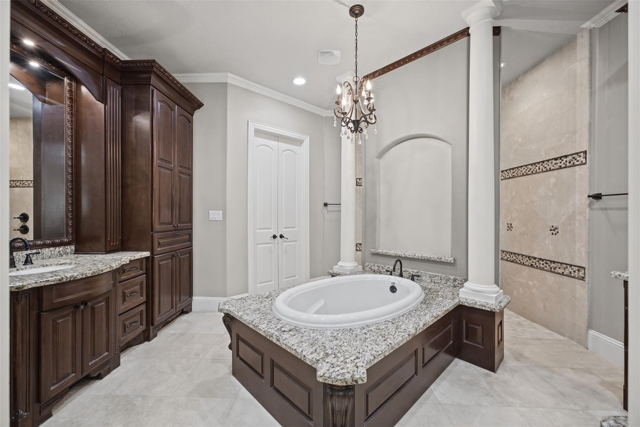 2102 E Blue Lake Drive, Magnolia Tx 77354 Property Photo 22