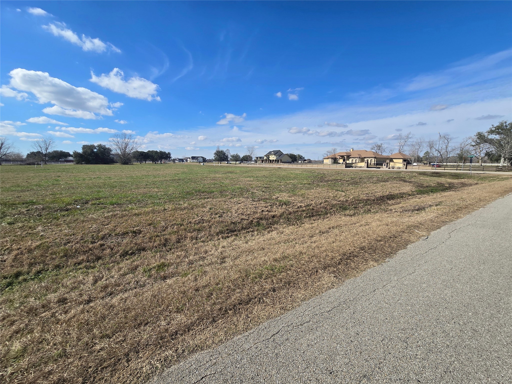 2803 Pearce Mdw Property Photo 2