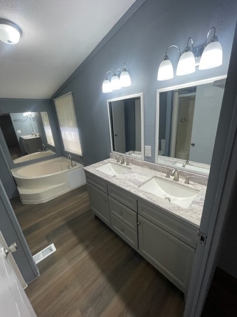 15216 Paradise Cove Drive Property Photo 6