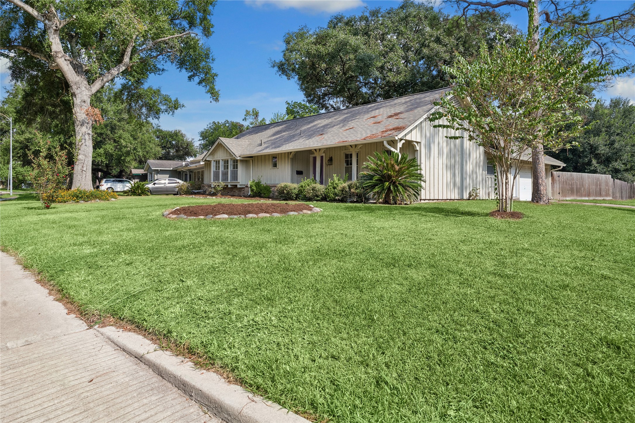 7135 Hendon Lane Property Photo 1