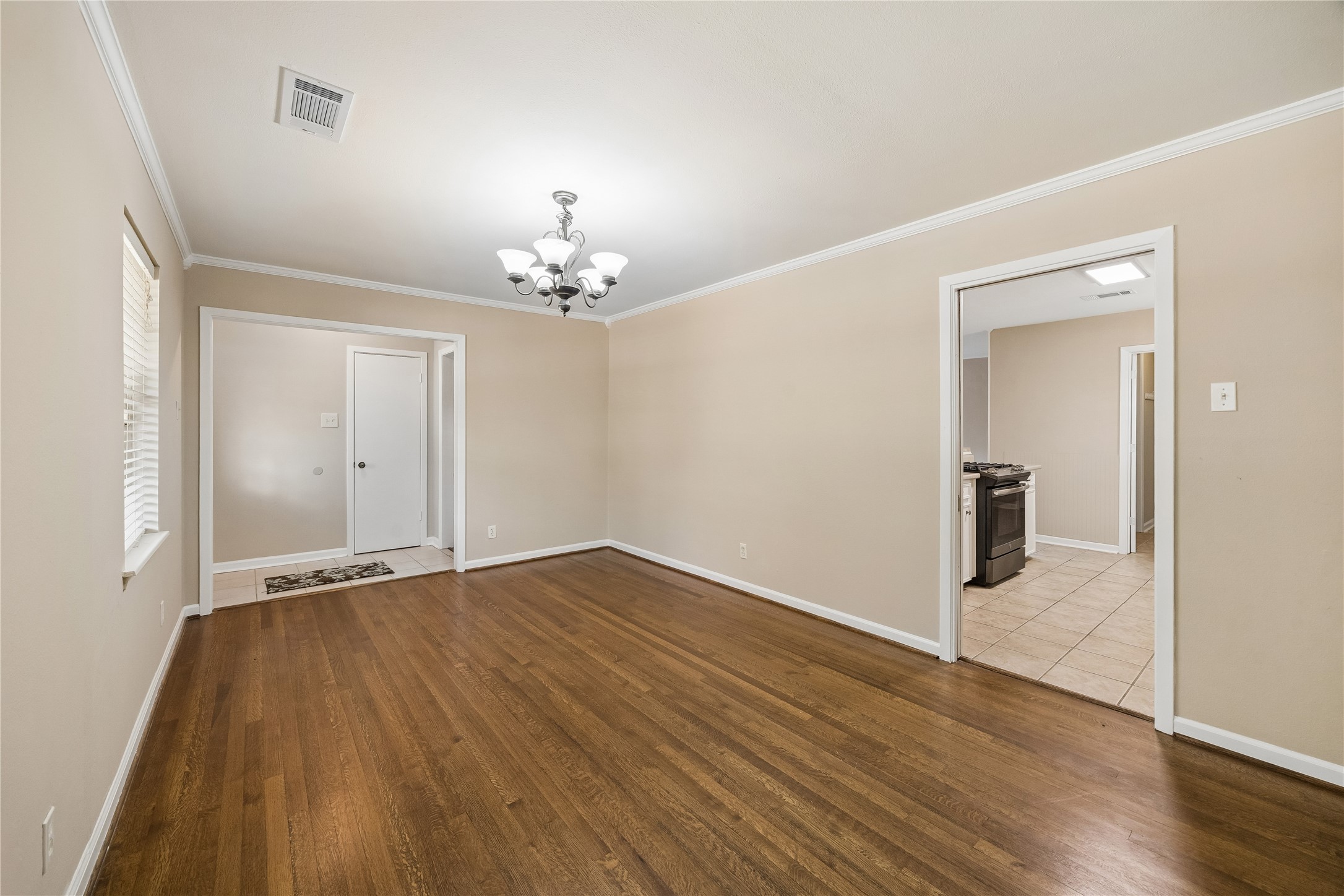 7135 Hendon Lane Property Photo 8