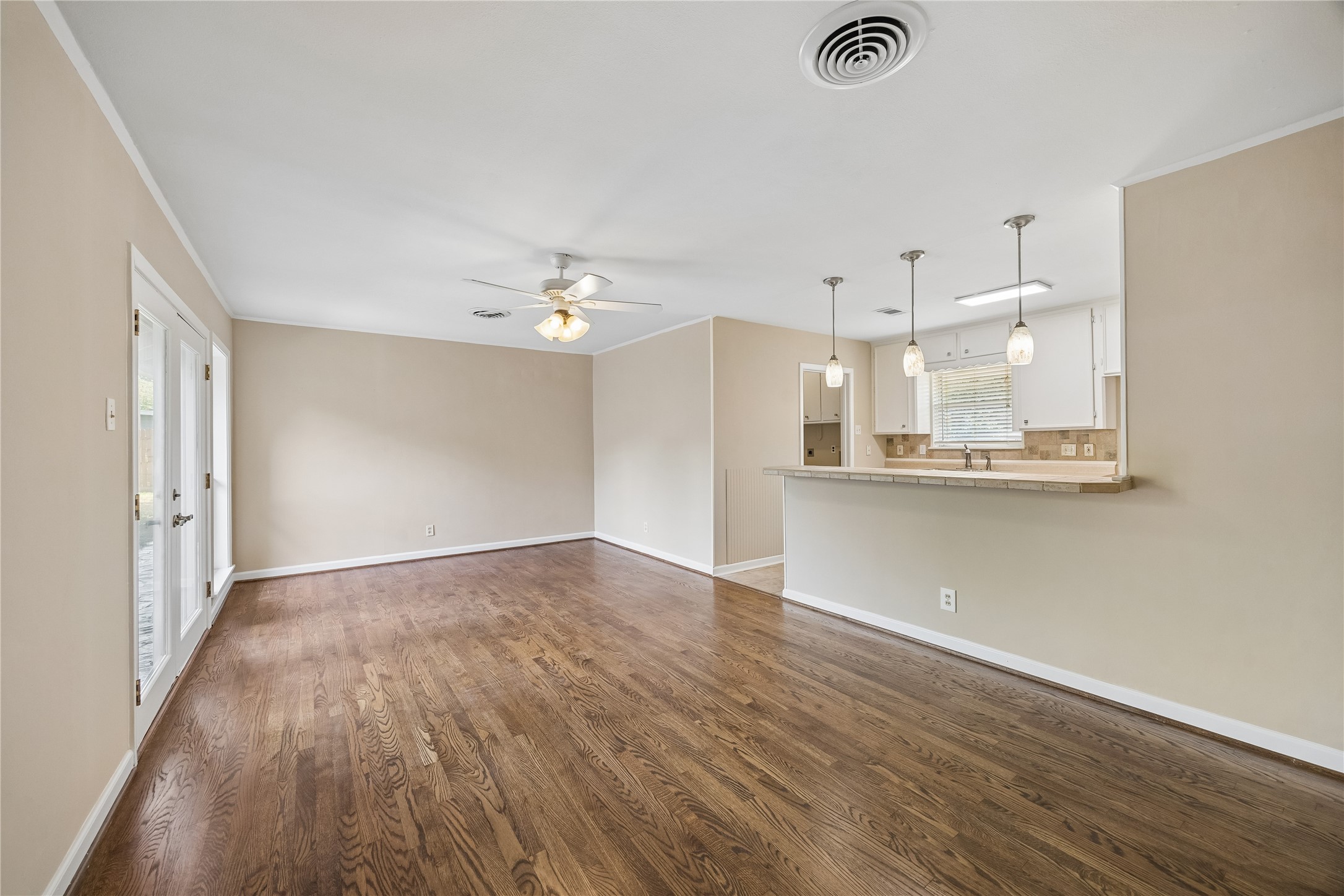 7135 Hendon Lane Property Photo 10