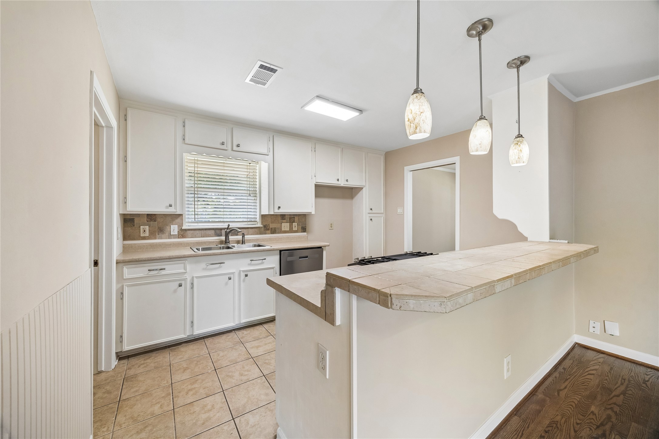 7135 Hendon Lane Property Photo 14