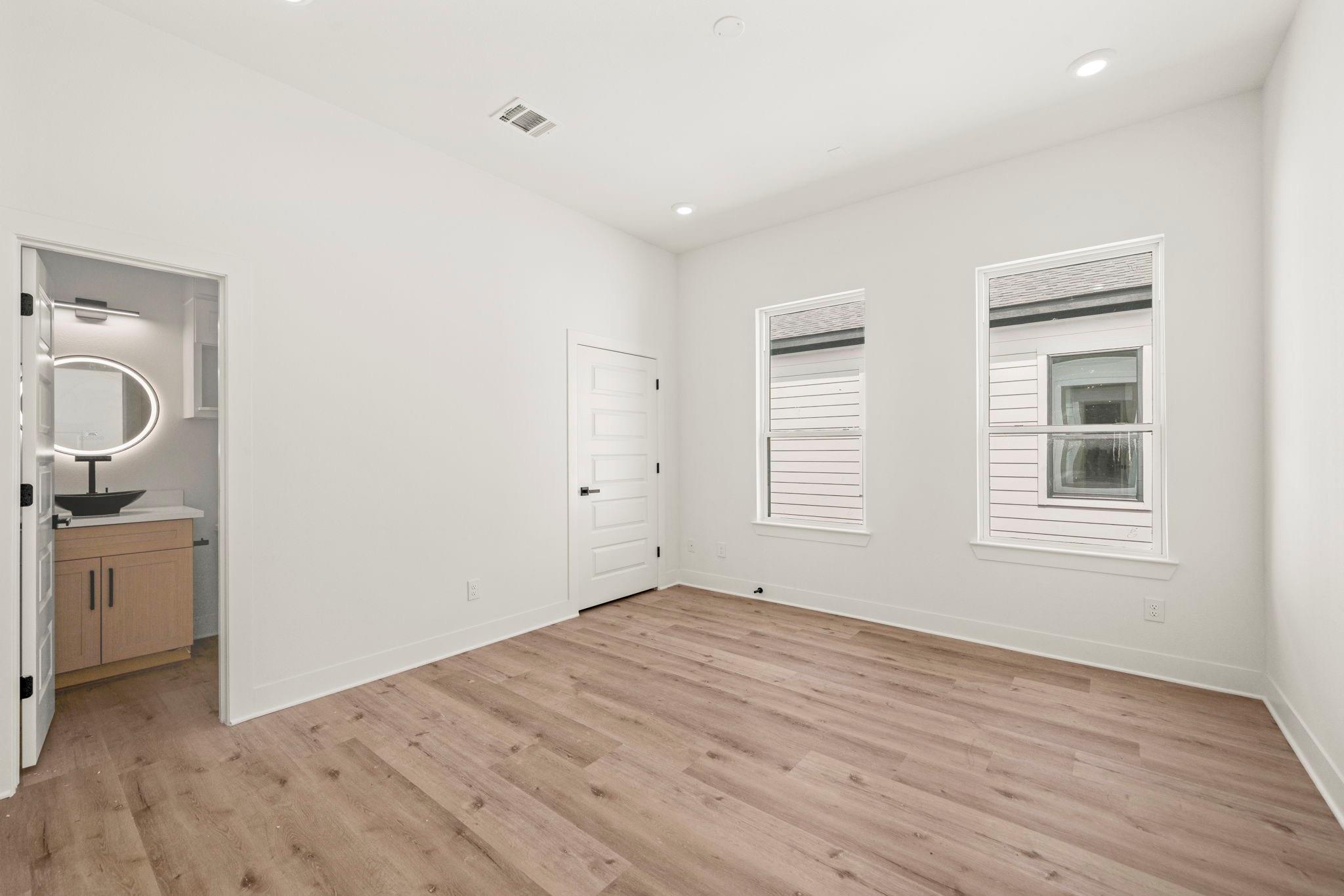 8011 Bowen Street # B, Houston Tx 77051 Property Photo 14