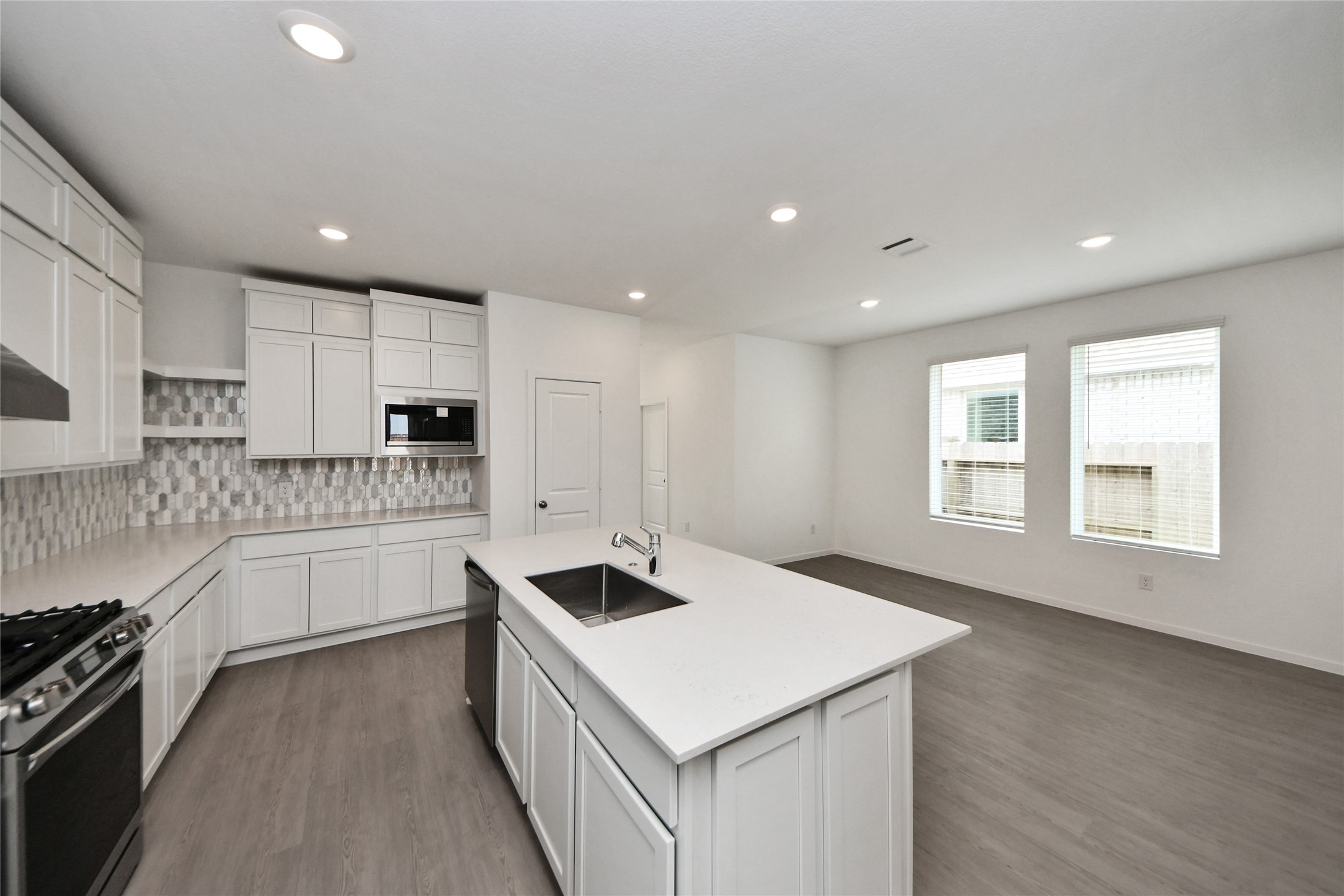 6314 Orchid Beach Drive Property Photo 6