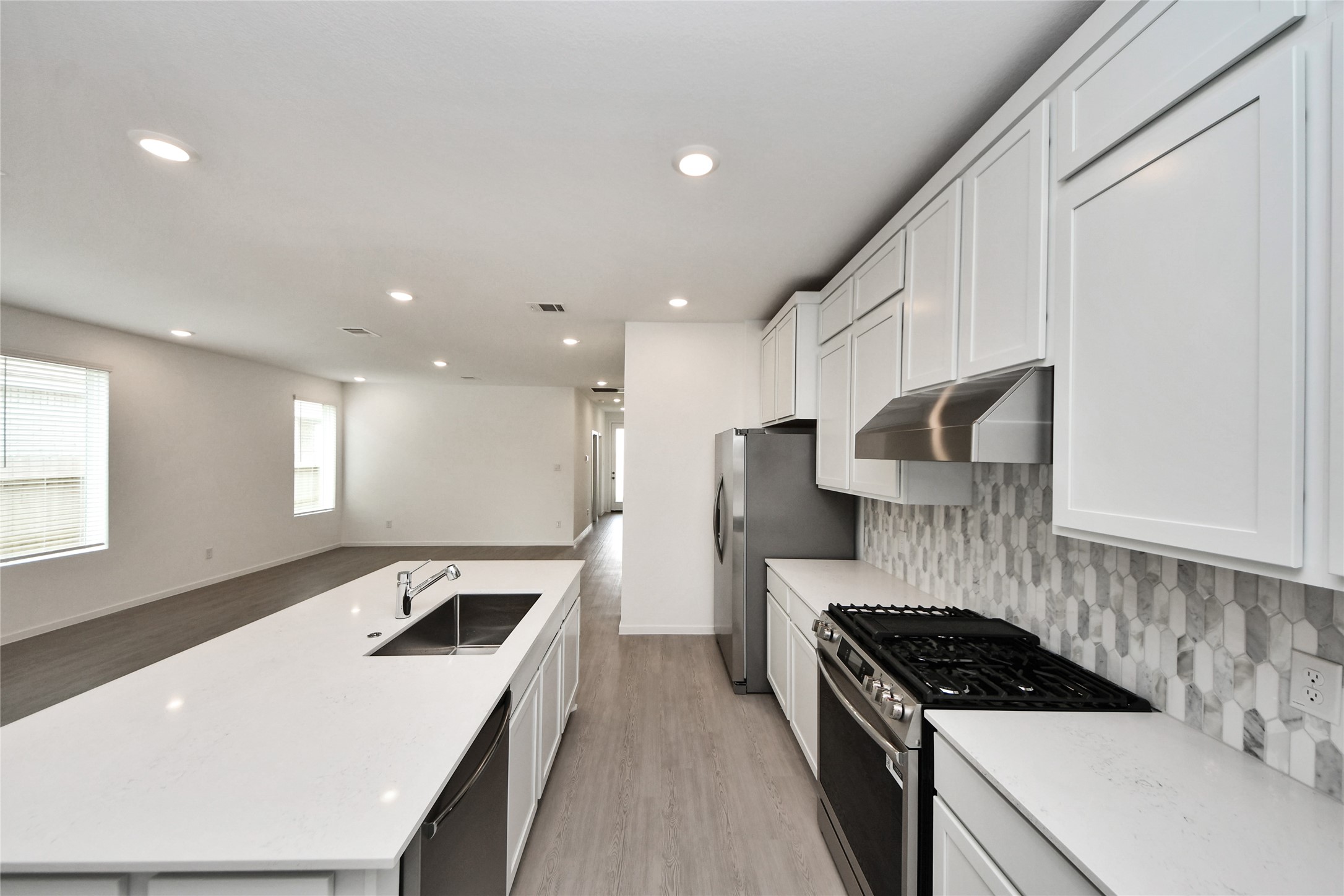 6314 Orchid Beach Drive Property Photo 8
