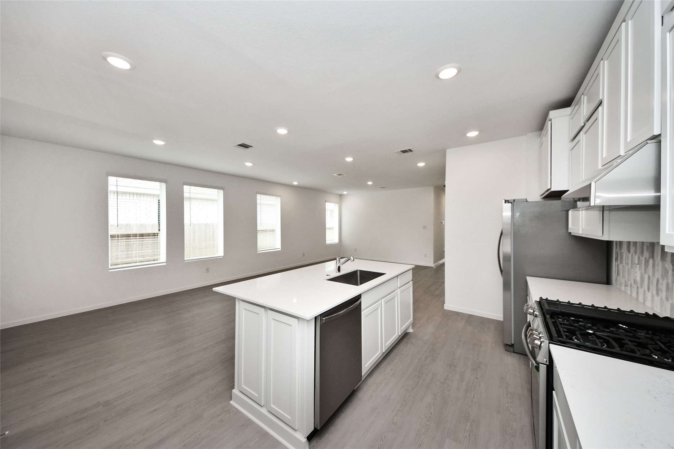6314 Orchid Beach Drive Property Photo 9