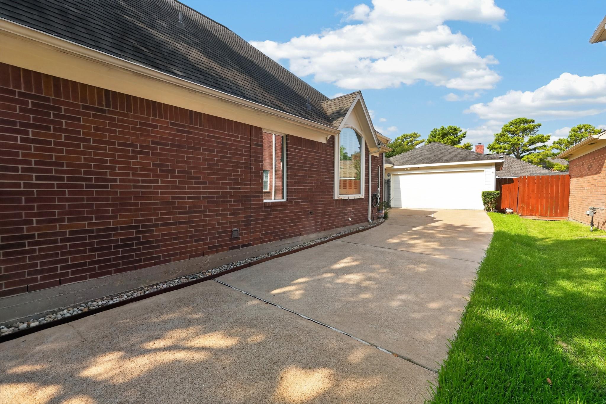11023 Lark Brook Lane Property Photo 33