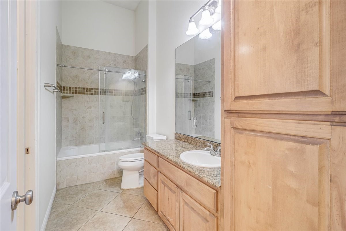 14910 Leeward Drive 304 Property Photo 33