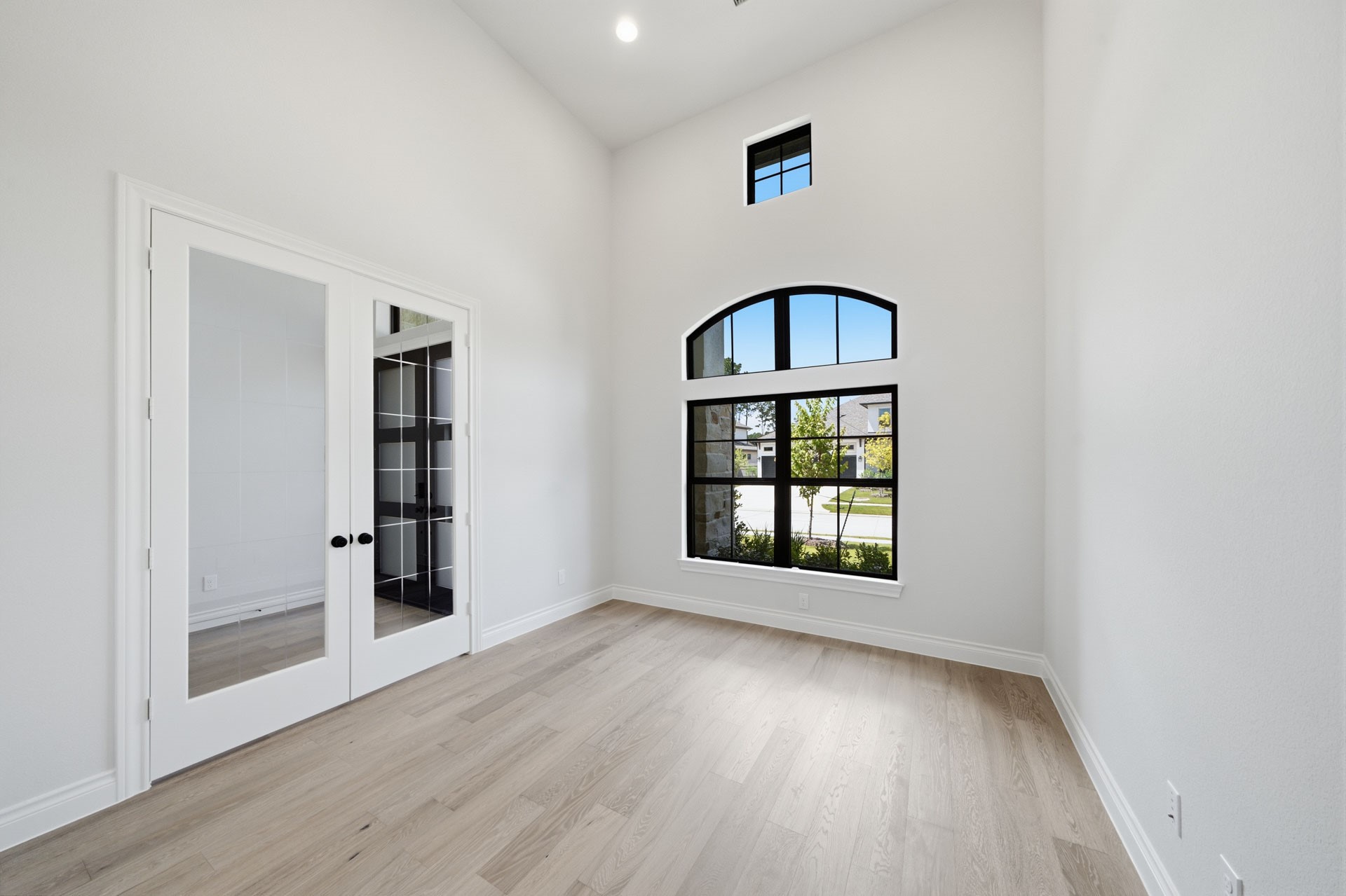 15607 Early Bird Lane Property Photo 7