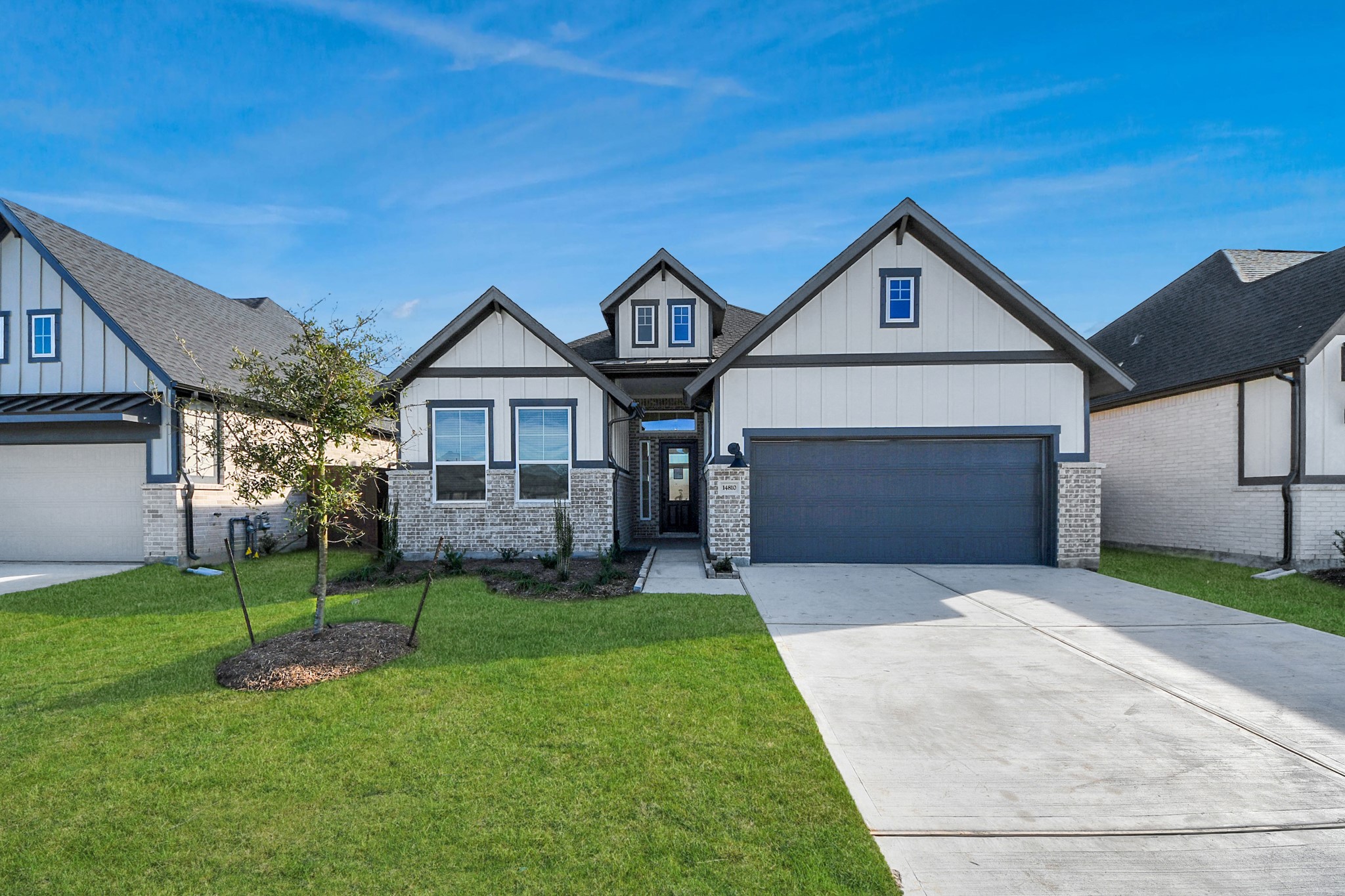 9514 Chateau Hill Property Photo 2
