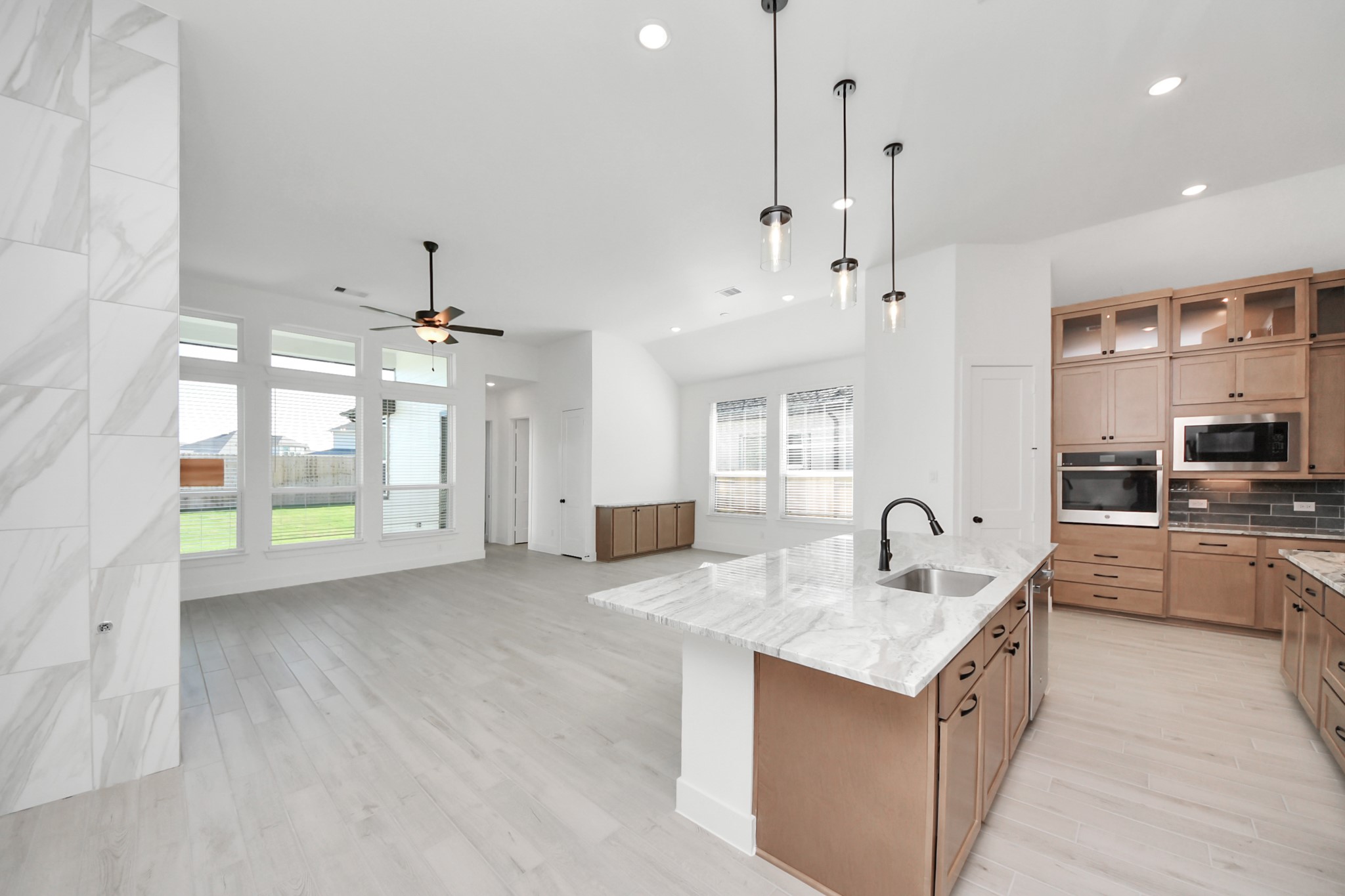 9514 Chateau Hill Property Photo 3