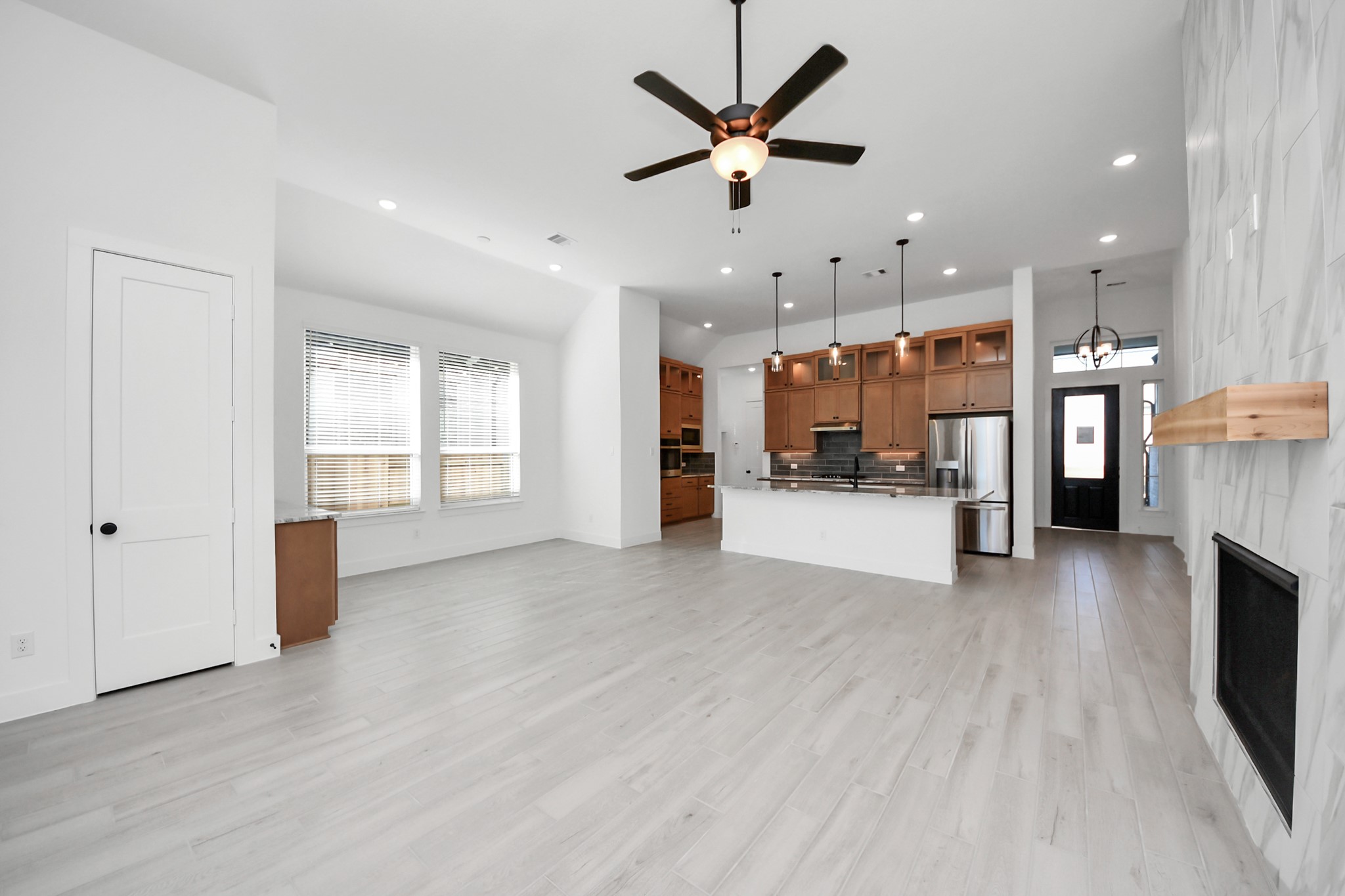 9514 Chateau Hill Property Photo 6