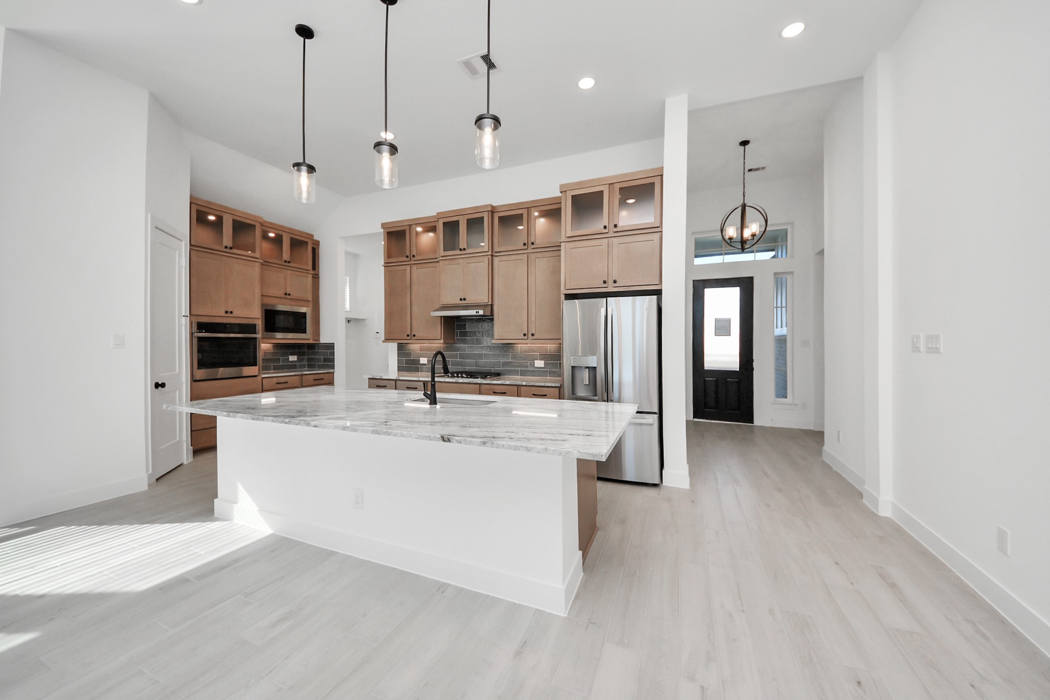 9514 Chateau Hill Property Photo 8