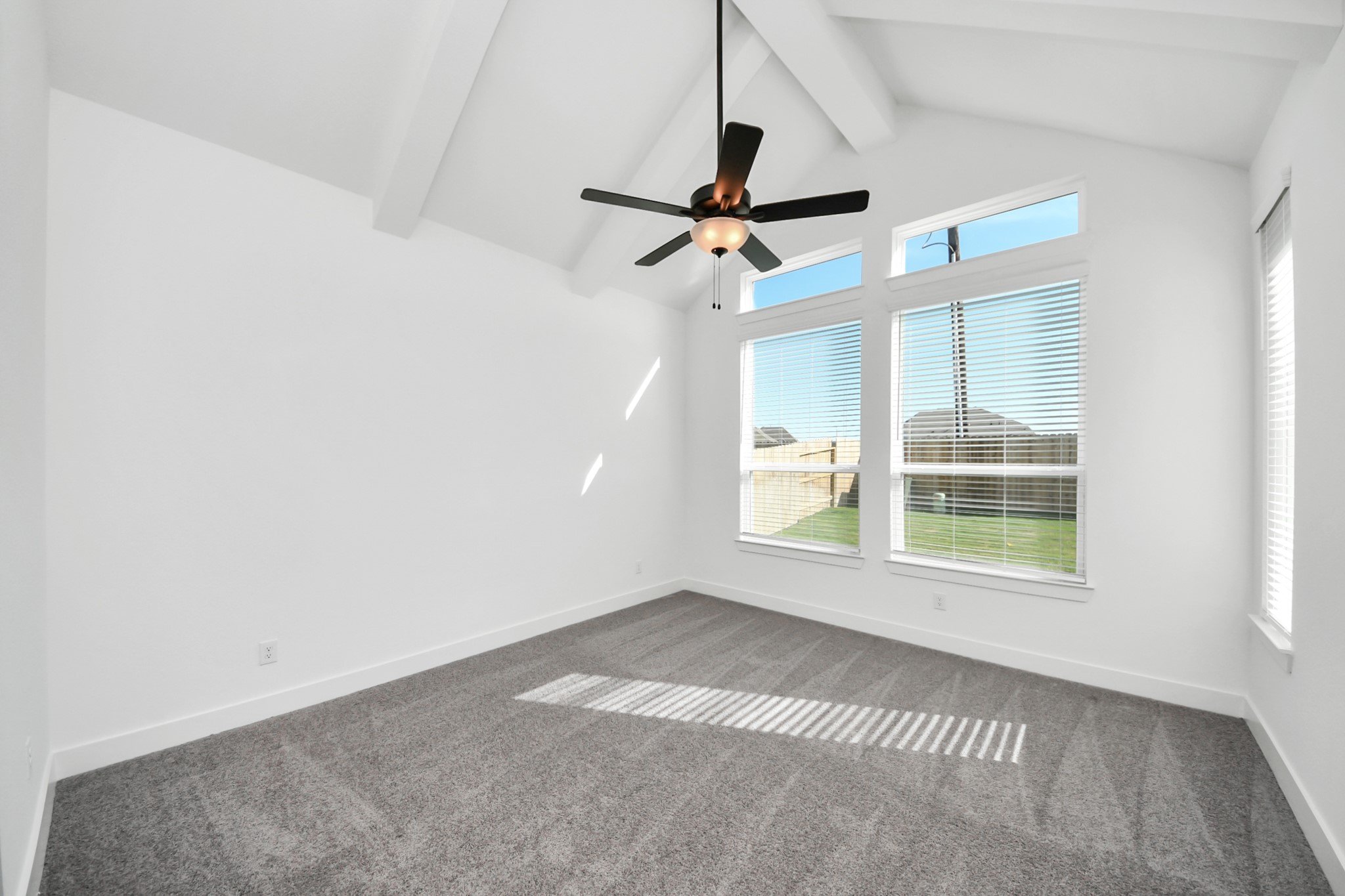9514 Chateau Hill Property Photo 12