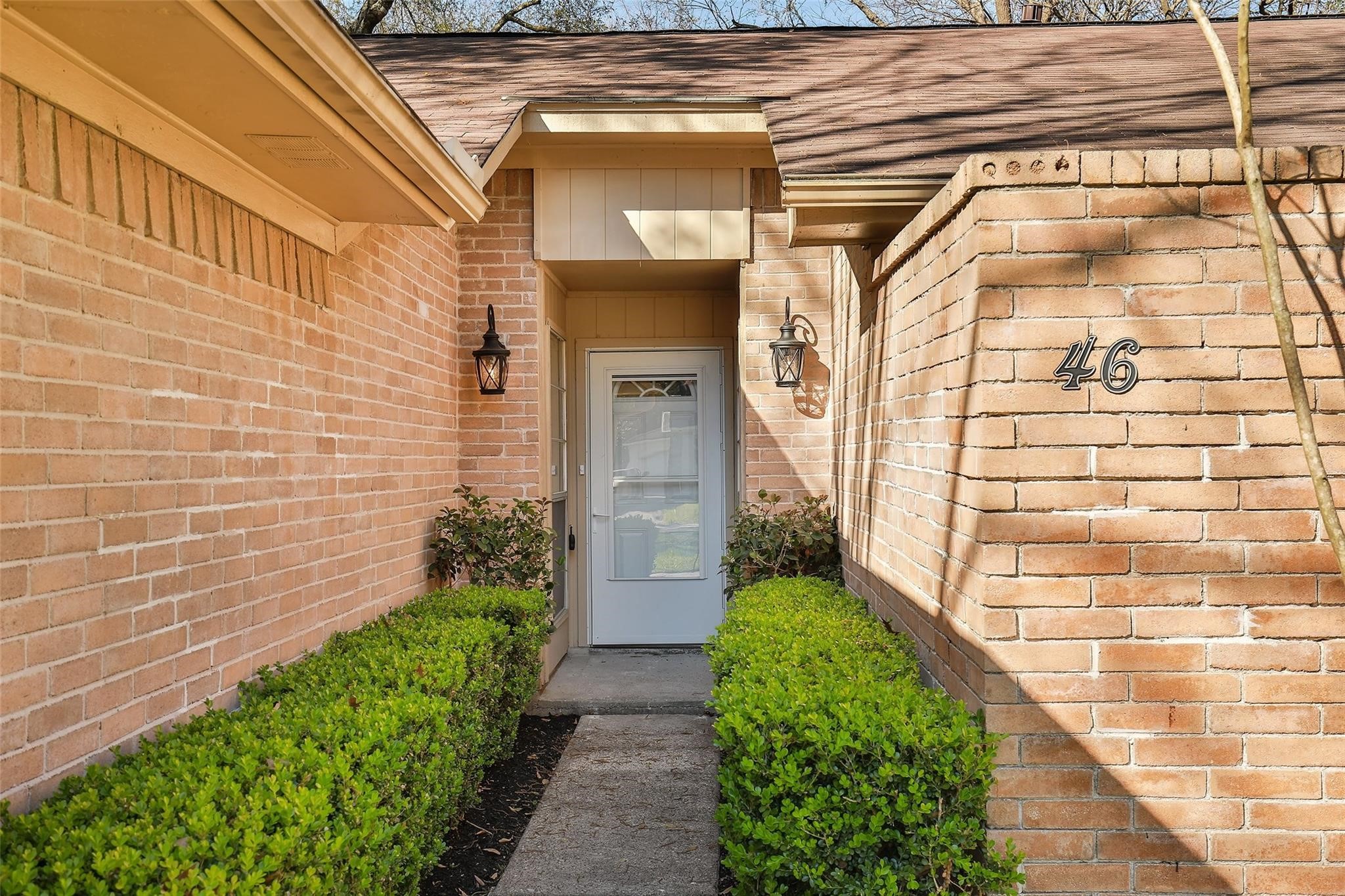 46 N Deerfoot Circle Property Photo 3