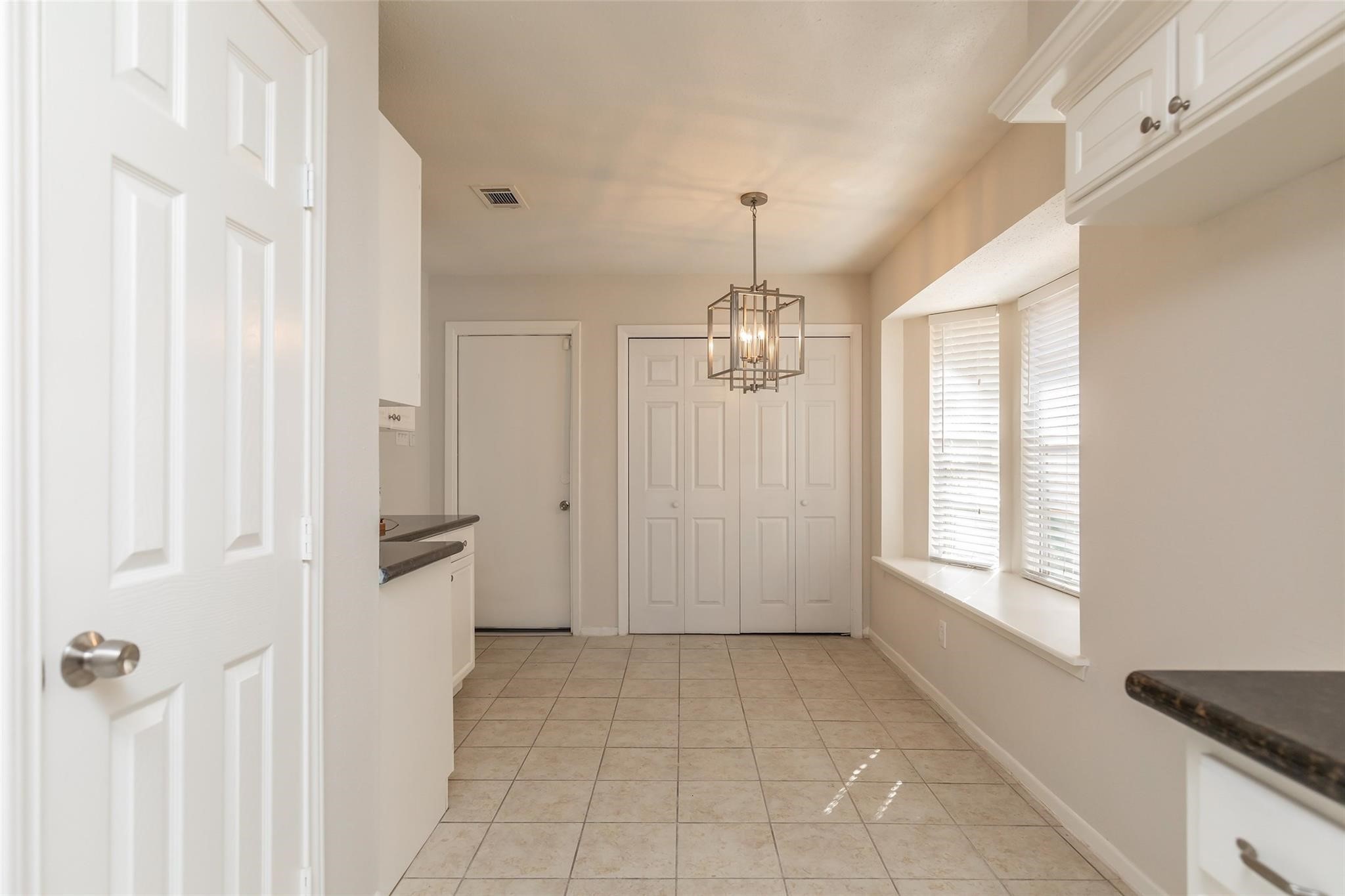 46 N Deerfoot Circle Property Photo 11